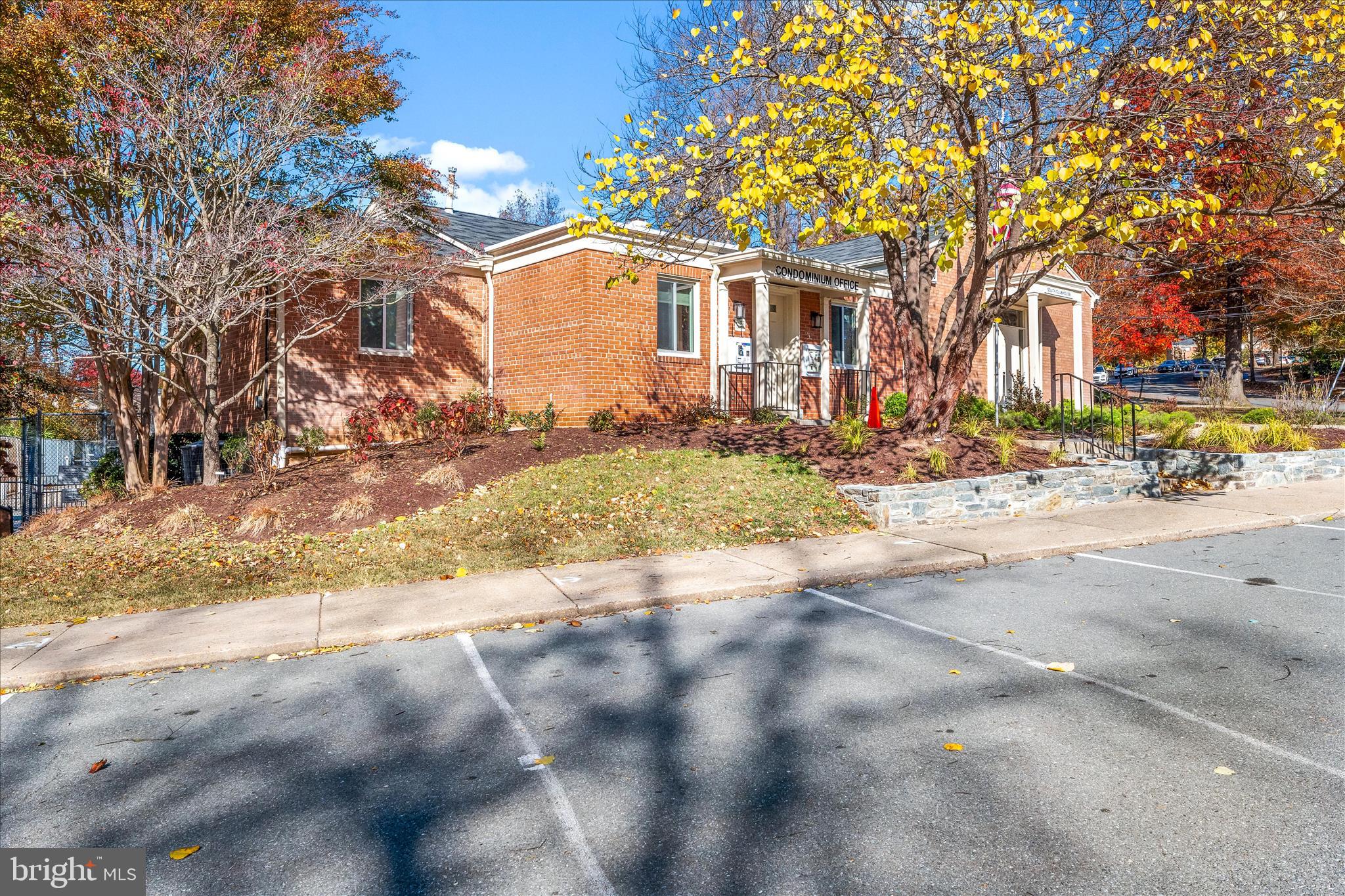 PARKSIDE CONDOMINIUMS - Residential Lease