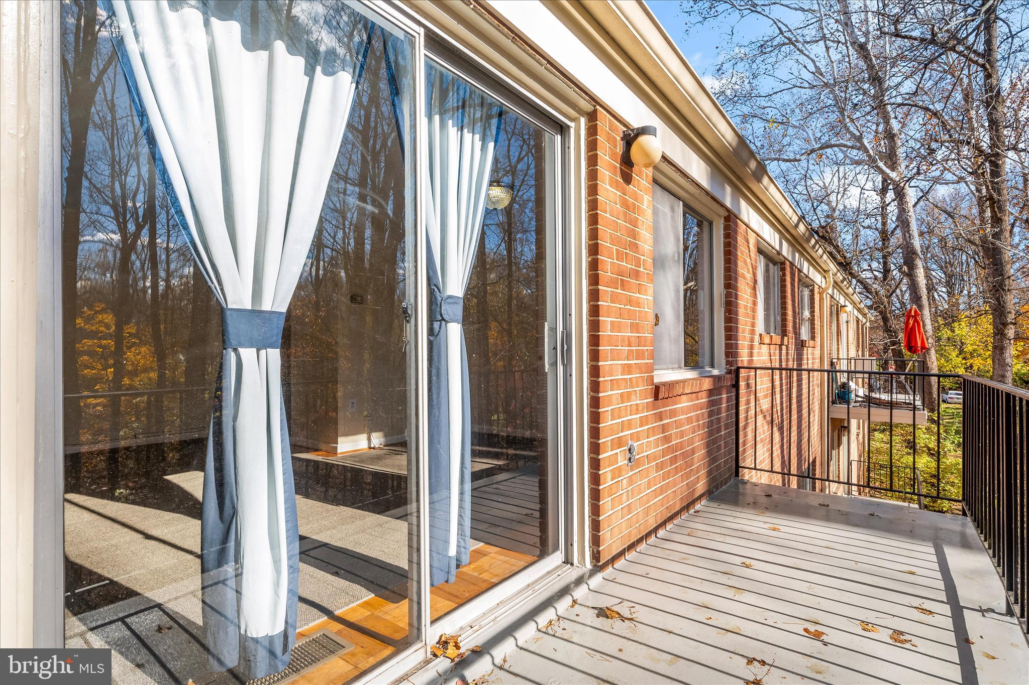 PARKSIDE CONDOMINIUMS - Residential Lease