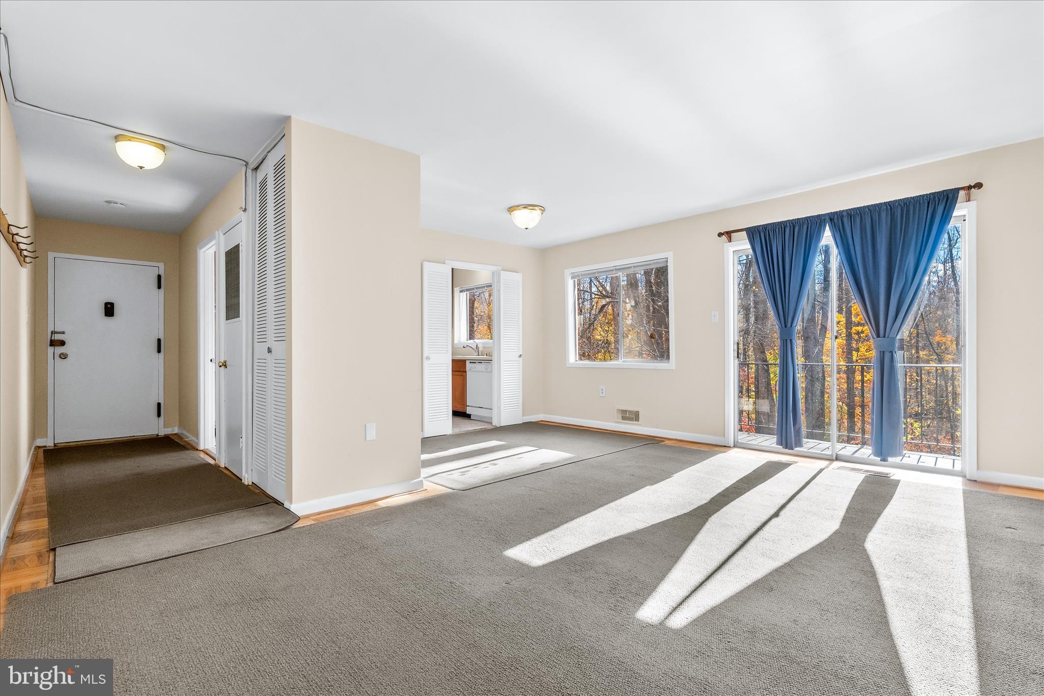 PARKSIDE CONDOMINIUMS - Residential Lease