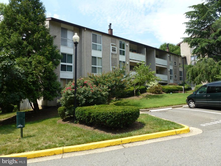 Peaceful Treed Setting for this Upgraded Spacious Home.  This is a perfect starter home with good sized master bedroom, living room and separate dining area.  Updates include granite counters in kitchen & bath, kitchen back splash, ceramic tile bathroom floor & designer tiles around tub, bathroom vanity, all new windows, newer carpet & sliding glass door off living room to balcony with treed view.