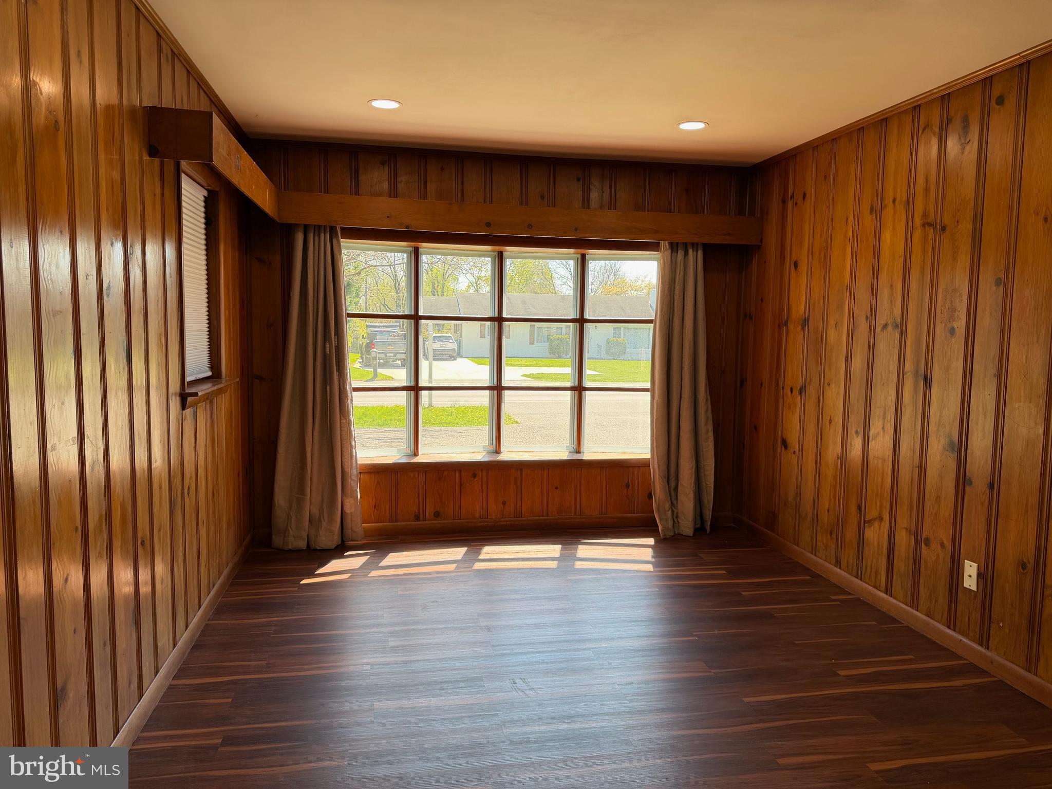 NORTH END - Residential