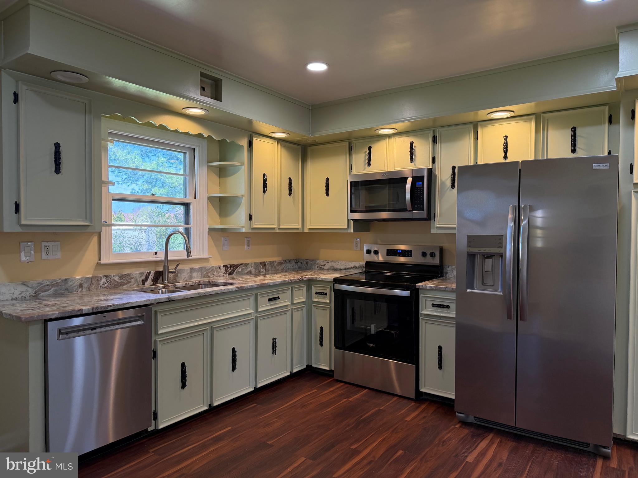 NORTH END - Residential