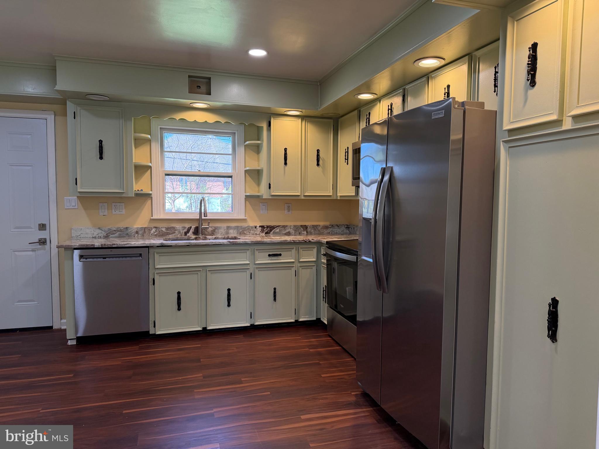 NORTH END - Residential