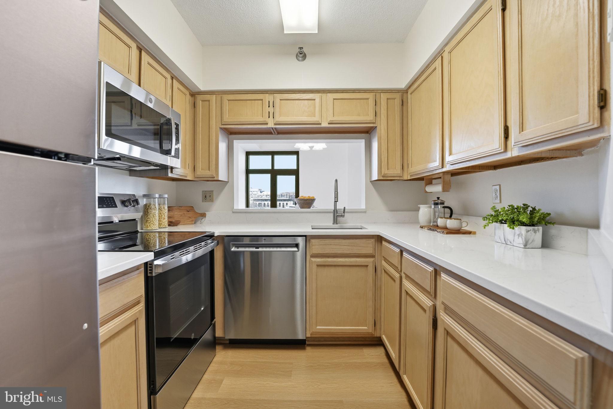 2400 CLARENDON BOULEVARD 704