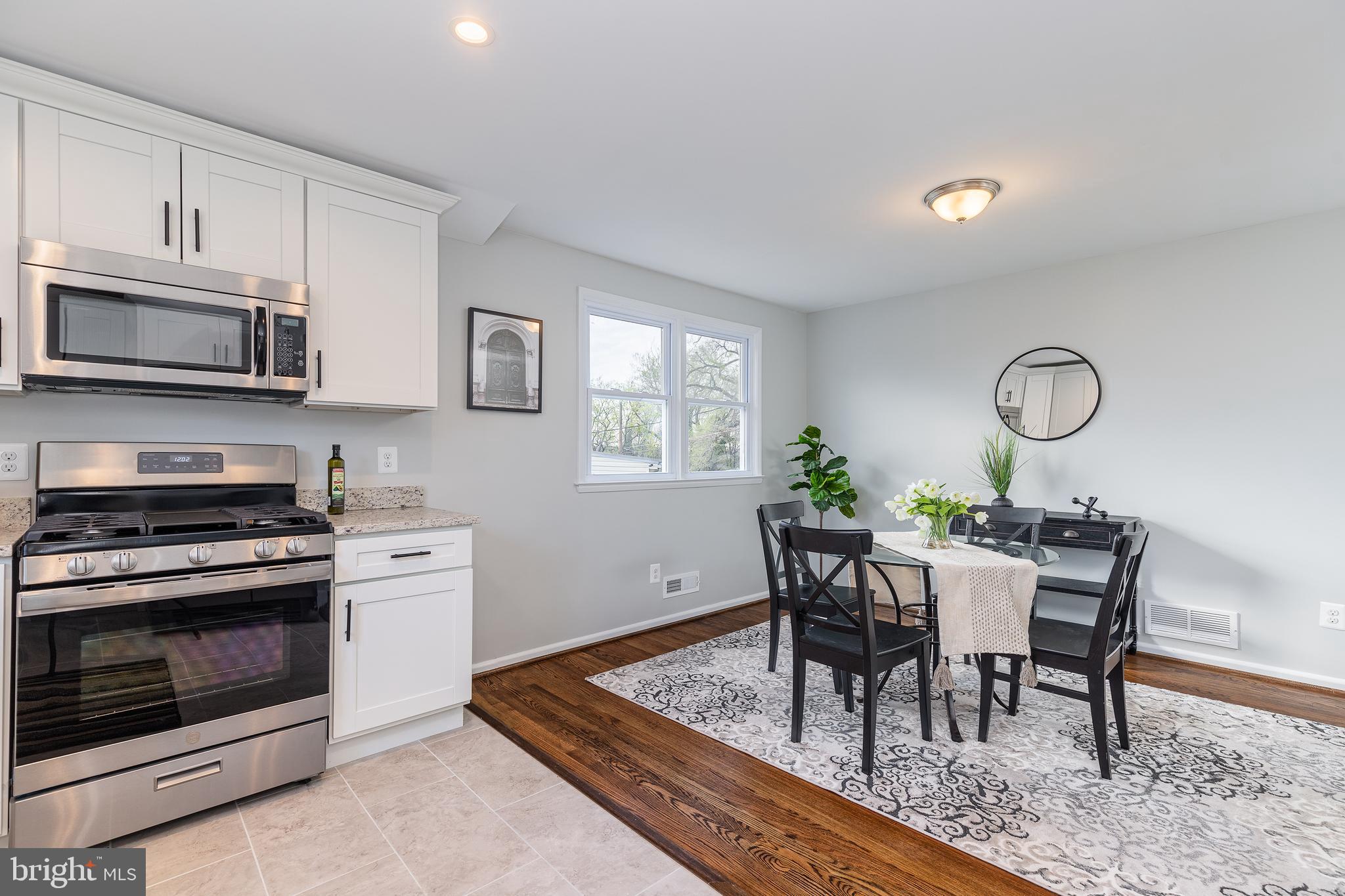 TEN ACRES - Residential