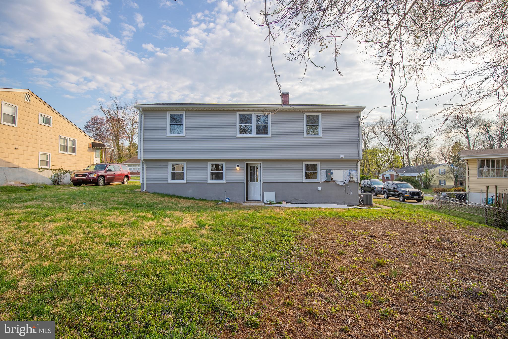 TEN ACRES - Residential