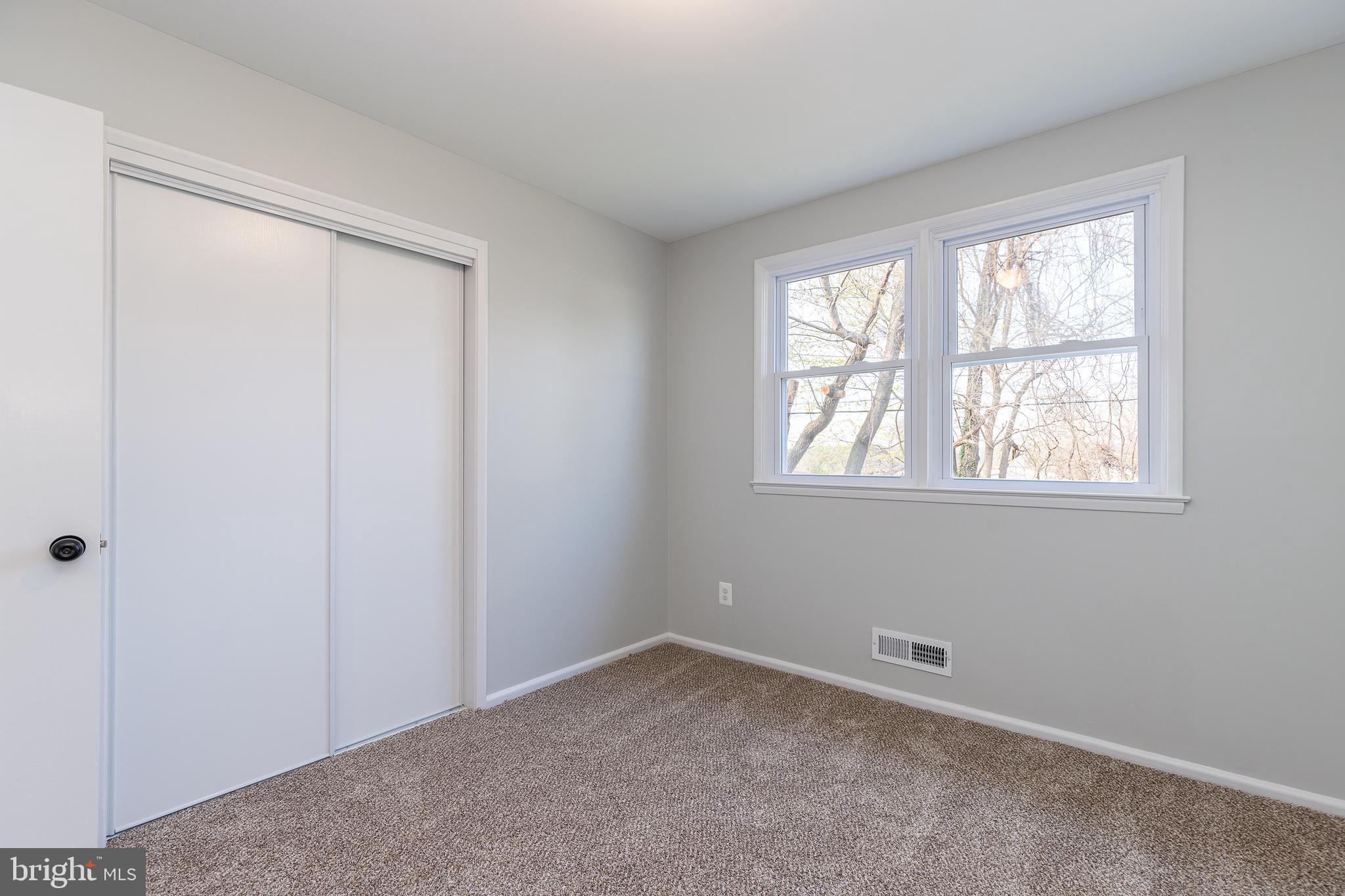 TEN ACRES - Residential