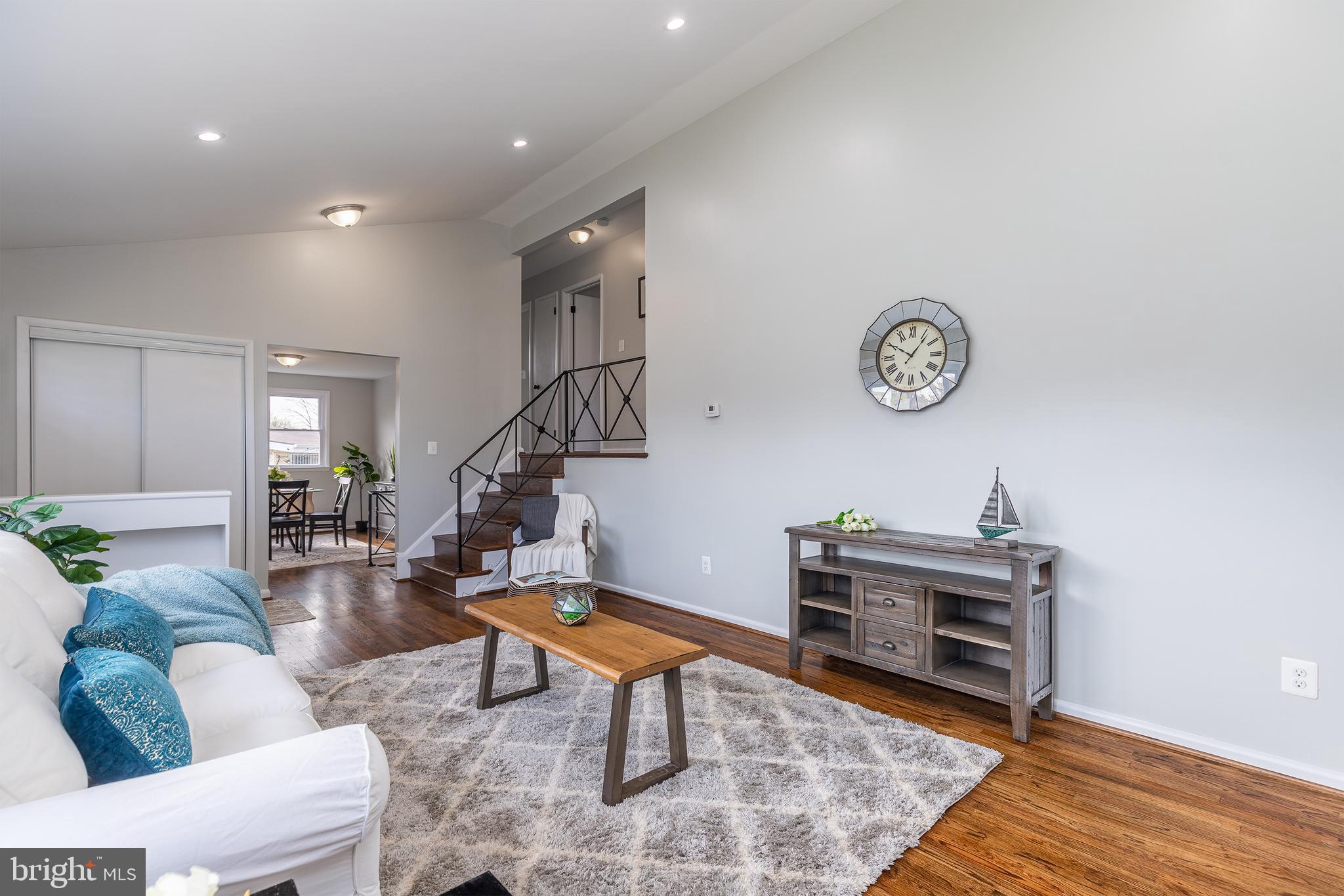 TEN ACRES - Residential