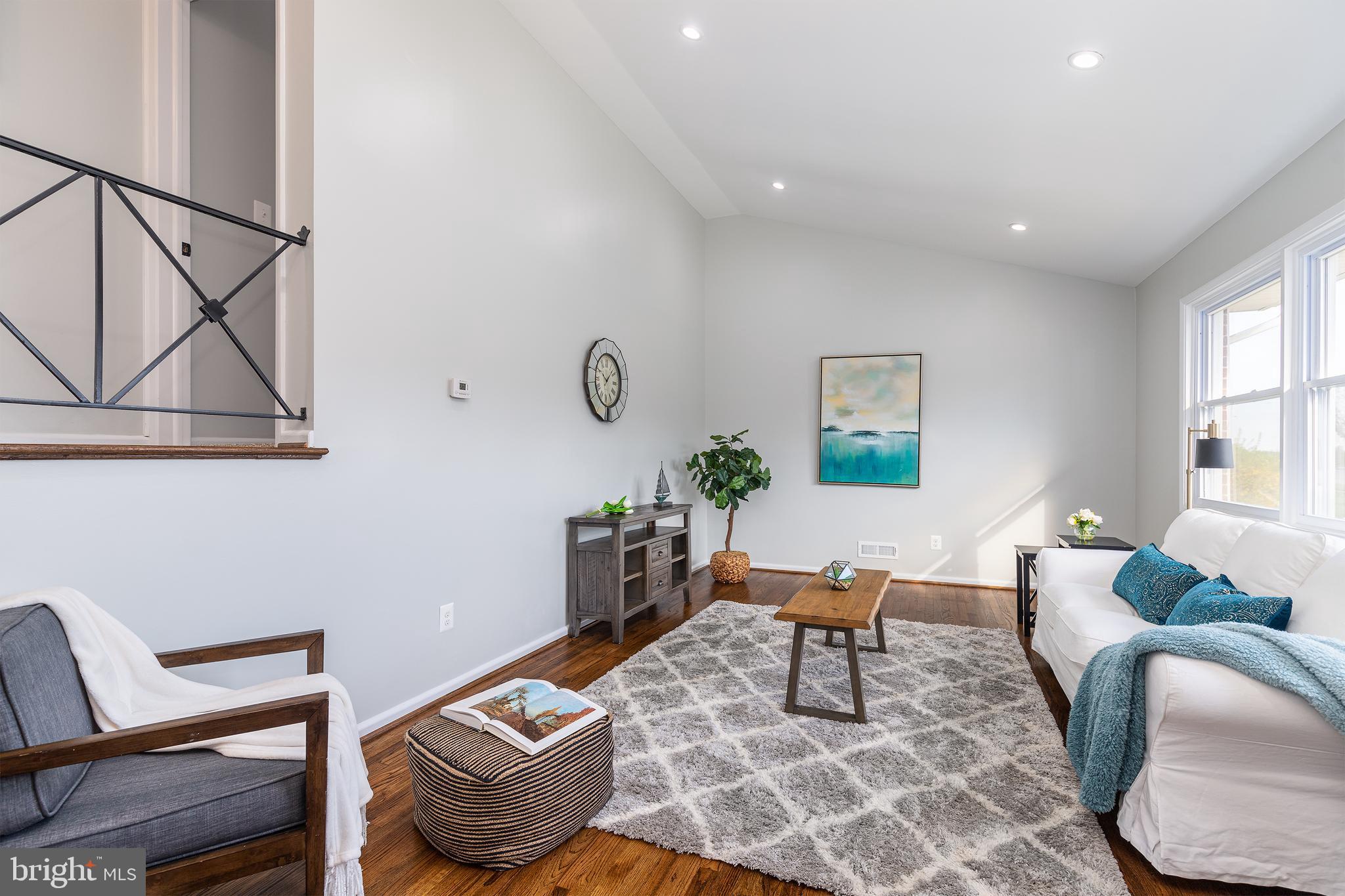 TEN ACRES - Residential