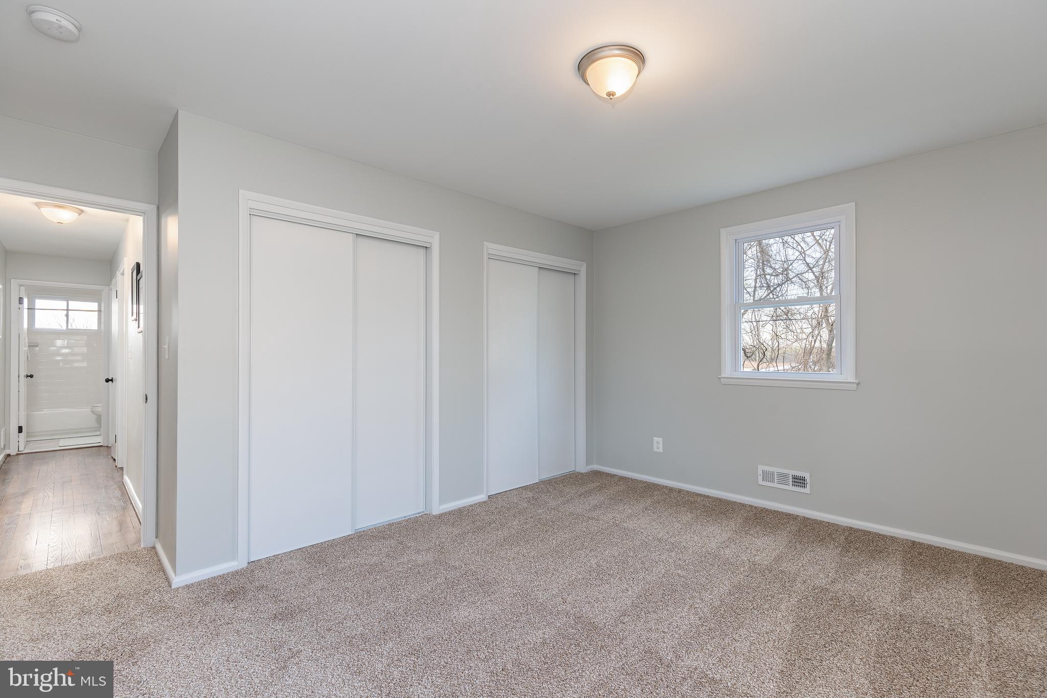 TEN ACRES - Residential