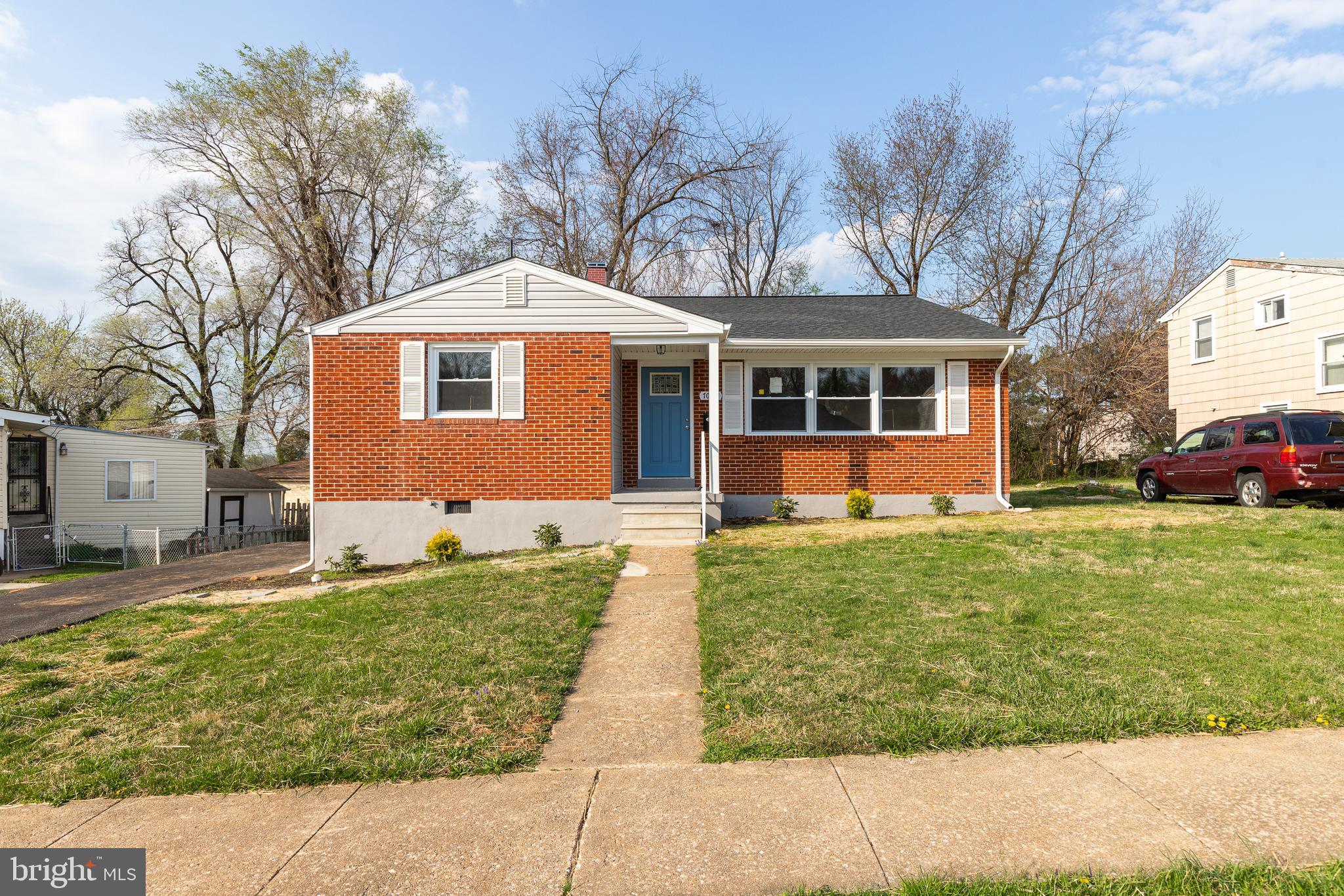 TEN ACRES - Residential