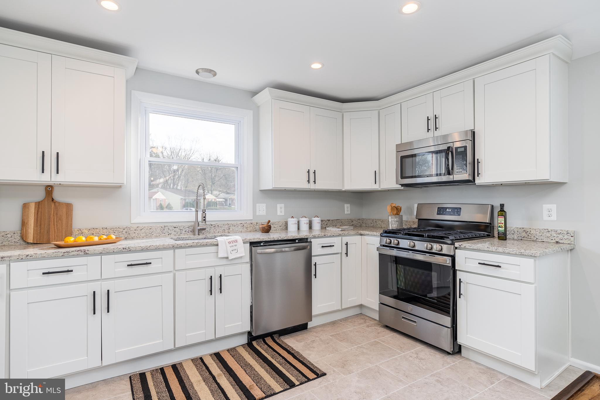 TEN ACRES - Residential