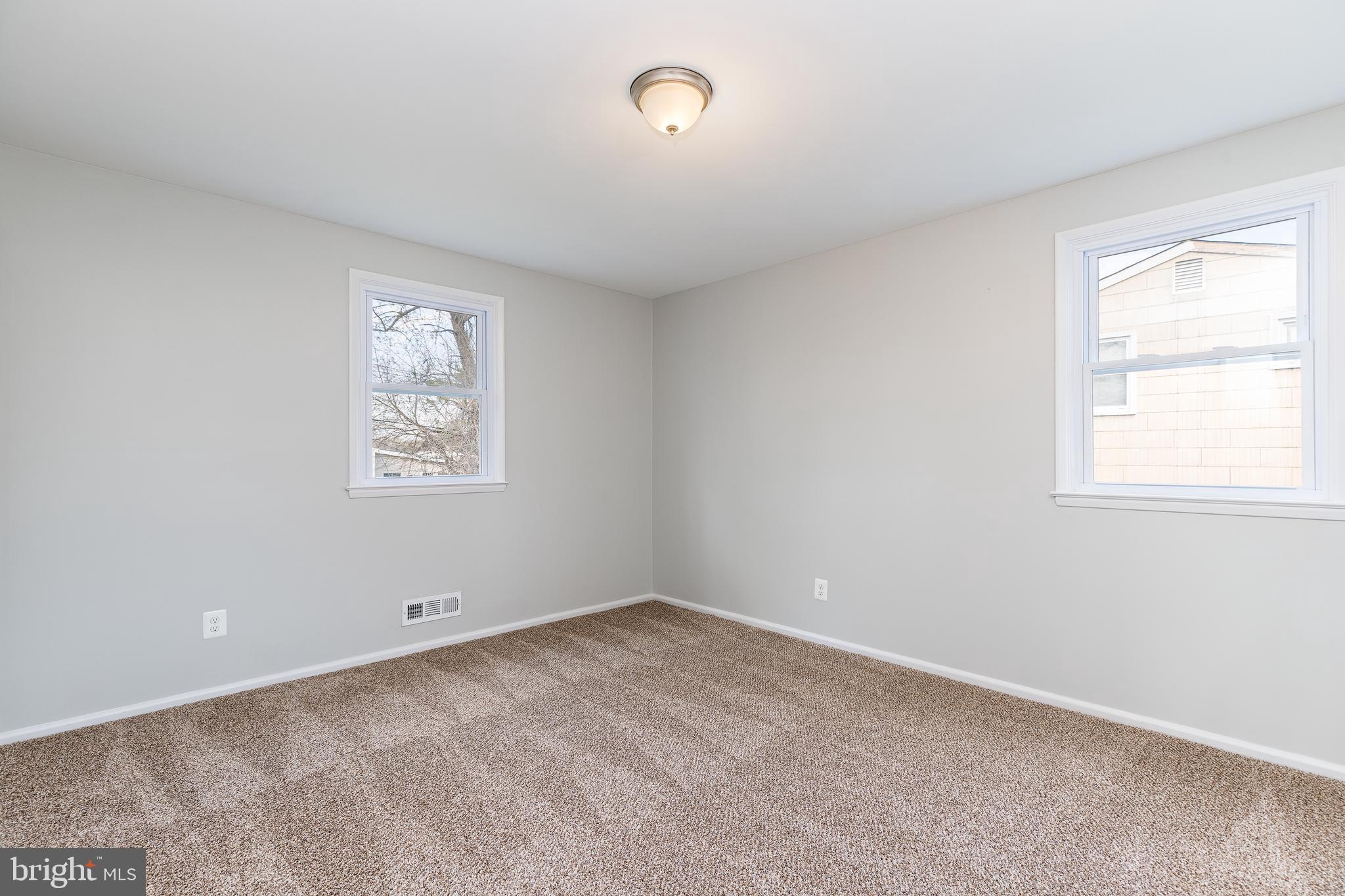 TEN ACRES - Residential