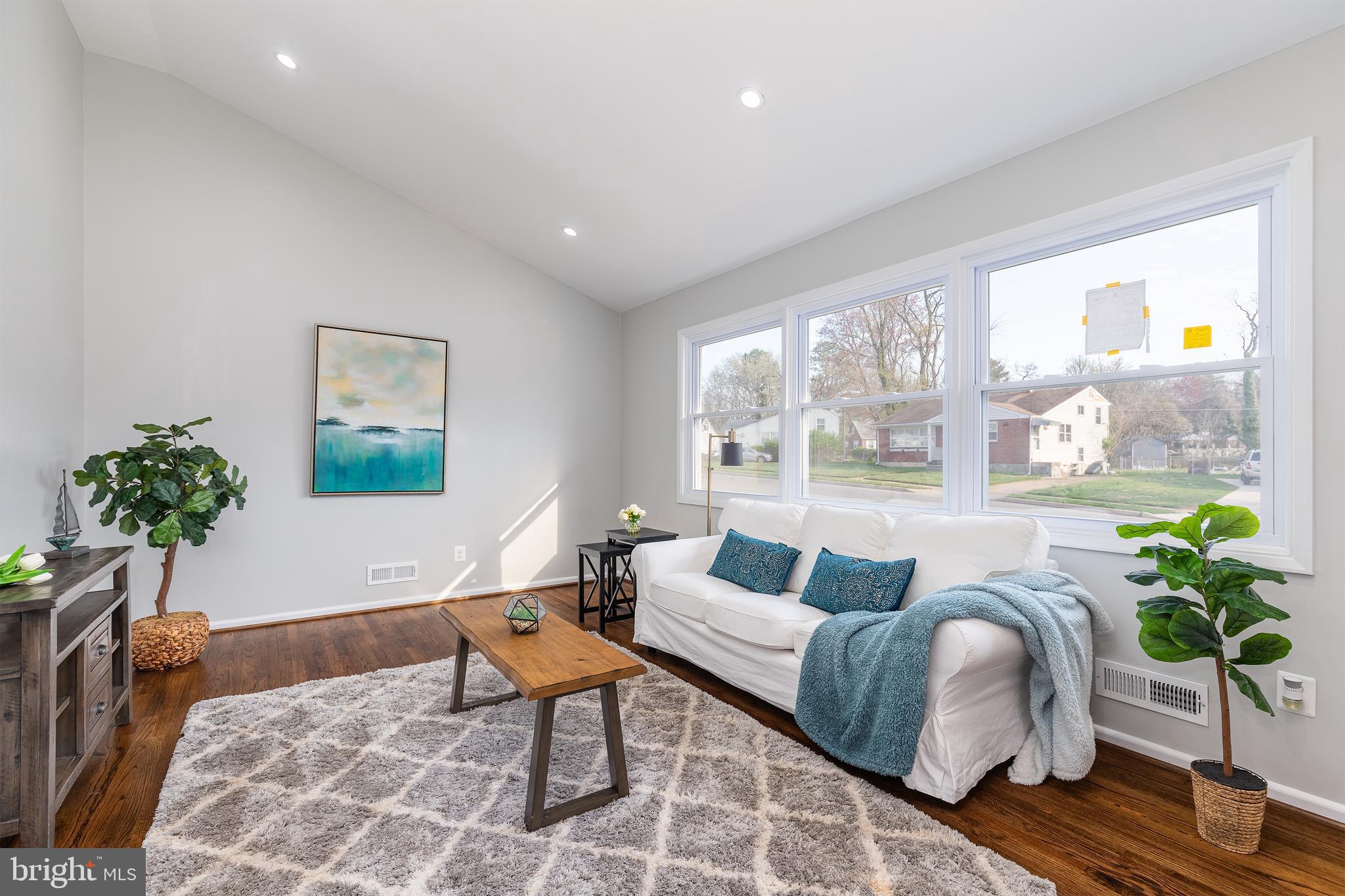 TEN ACRES - Residential