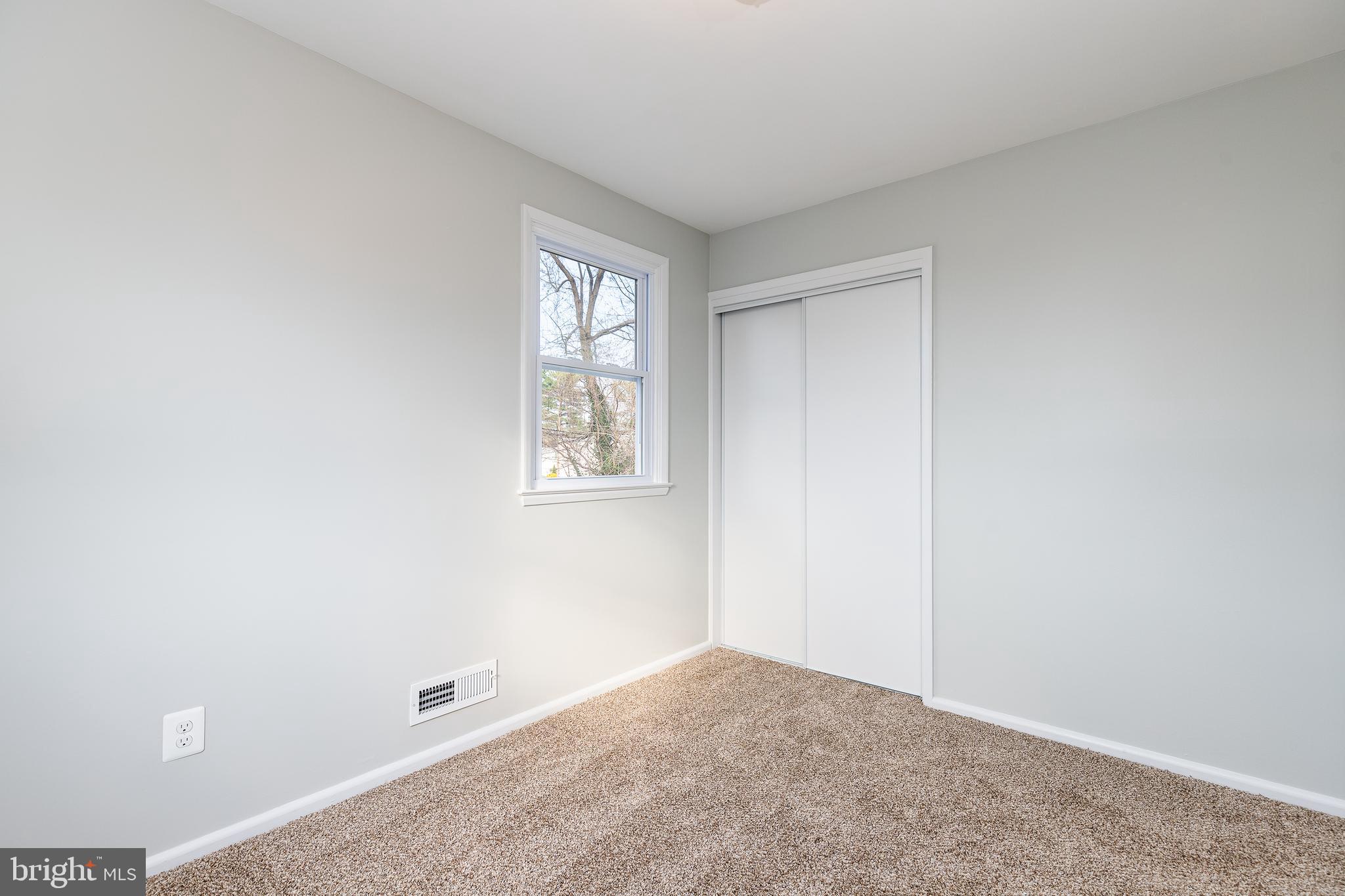 TEN ACRES - Residential