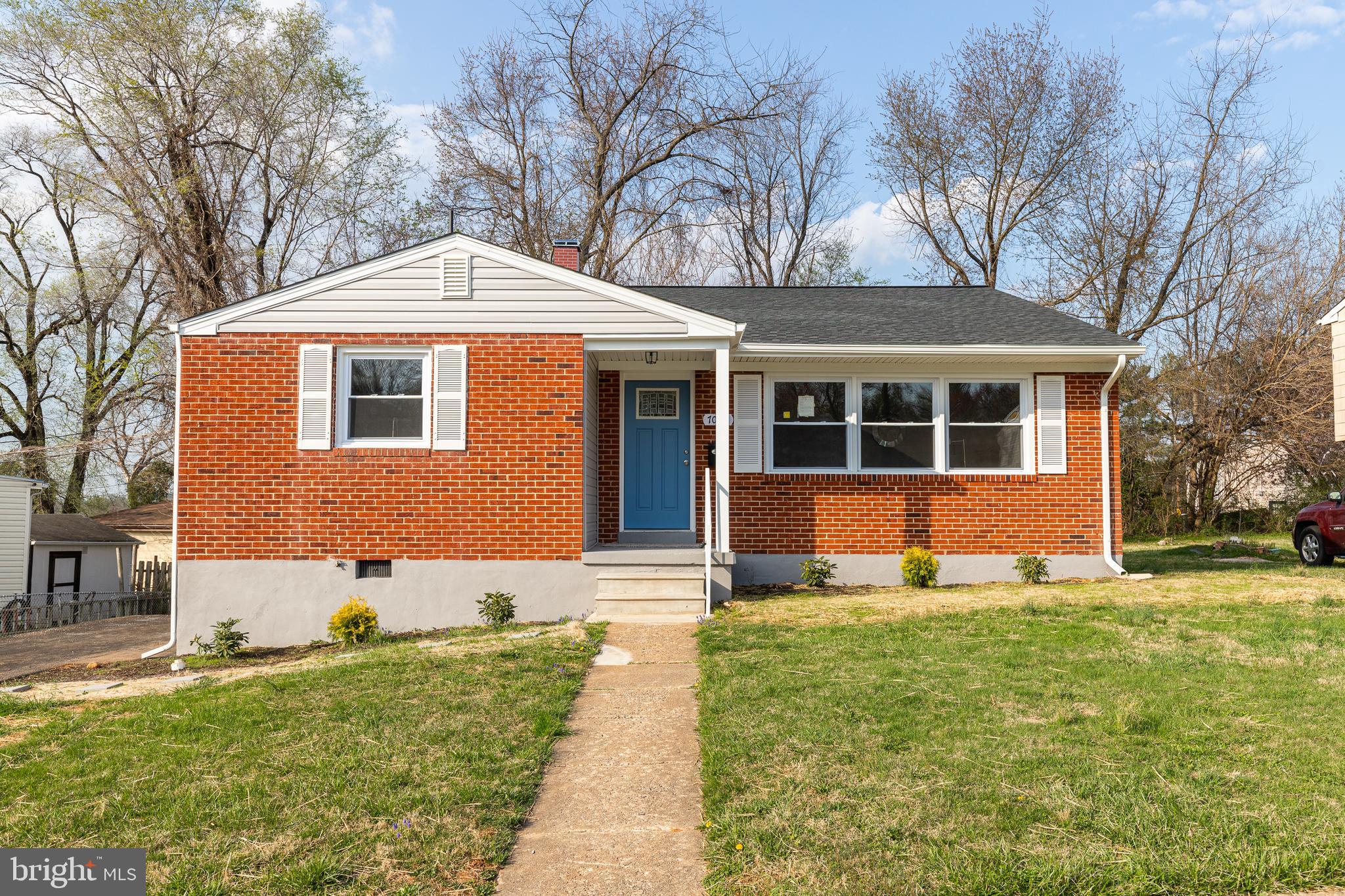 TEN ACRES - Residential