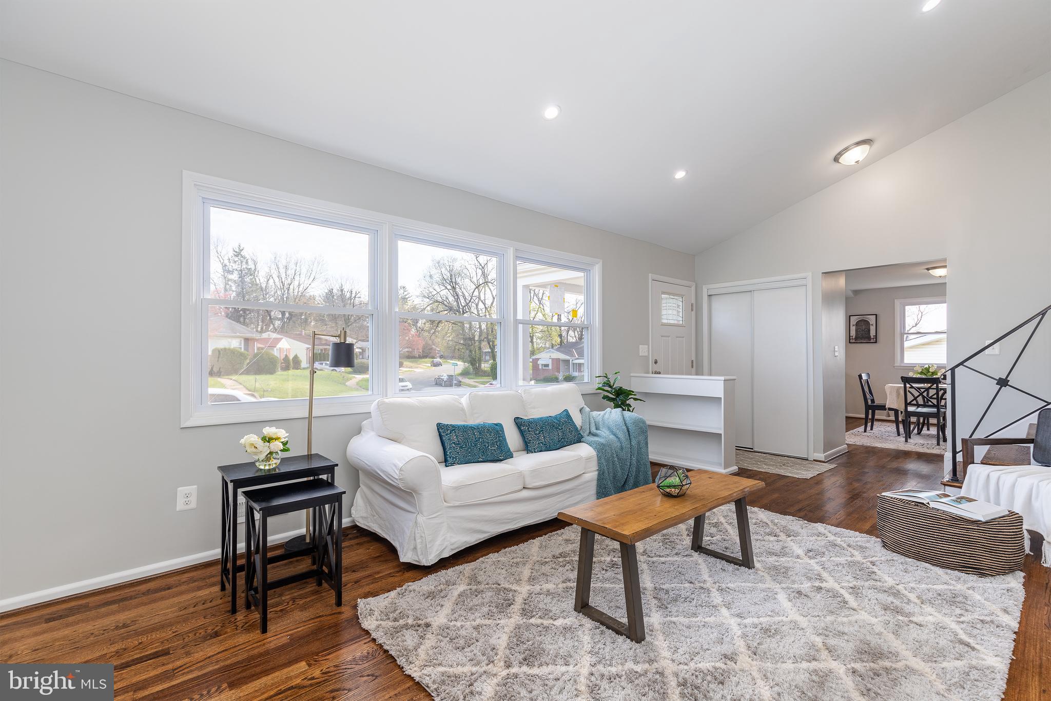 TEN ACRES - Residential