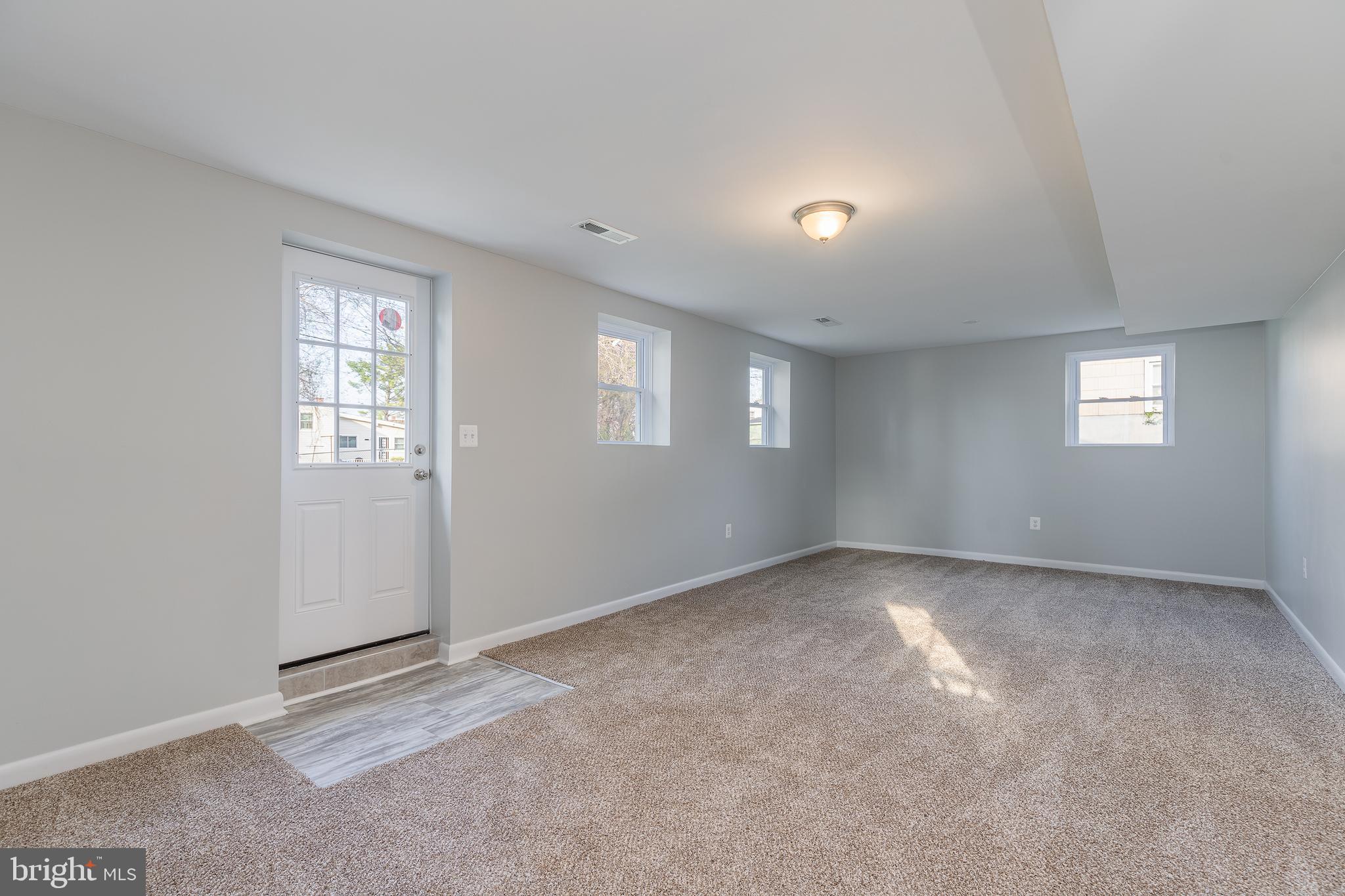 TEN ACRES - Residential