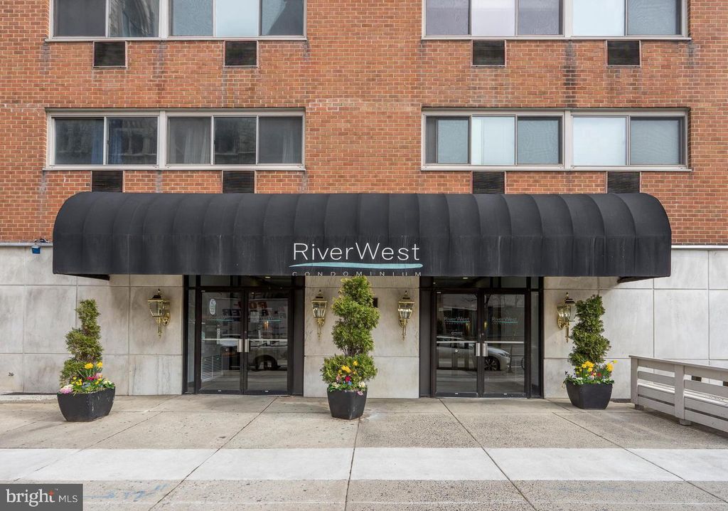 Photo of 2101 - 17 Chestnut Street #1608, PHILADELPHIA, PA 19103 (MLS # PAPH2569632)