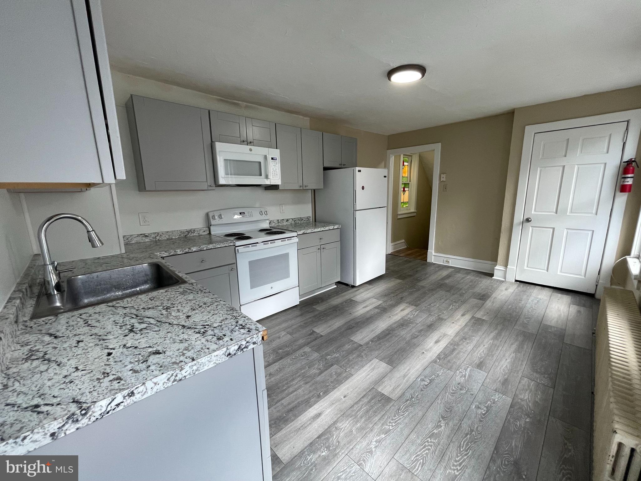 34 N 11TH STREET 2ND FLOOR