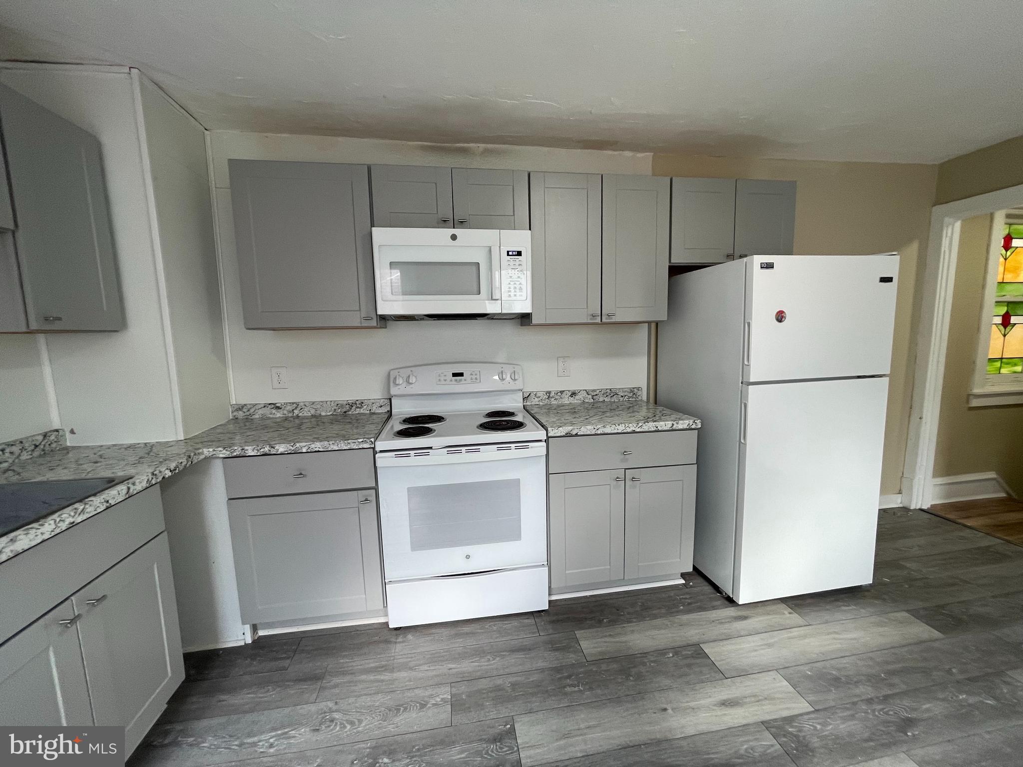 34 N 11TH STREET 2ND FLOOR