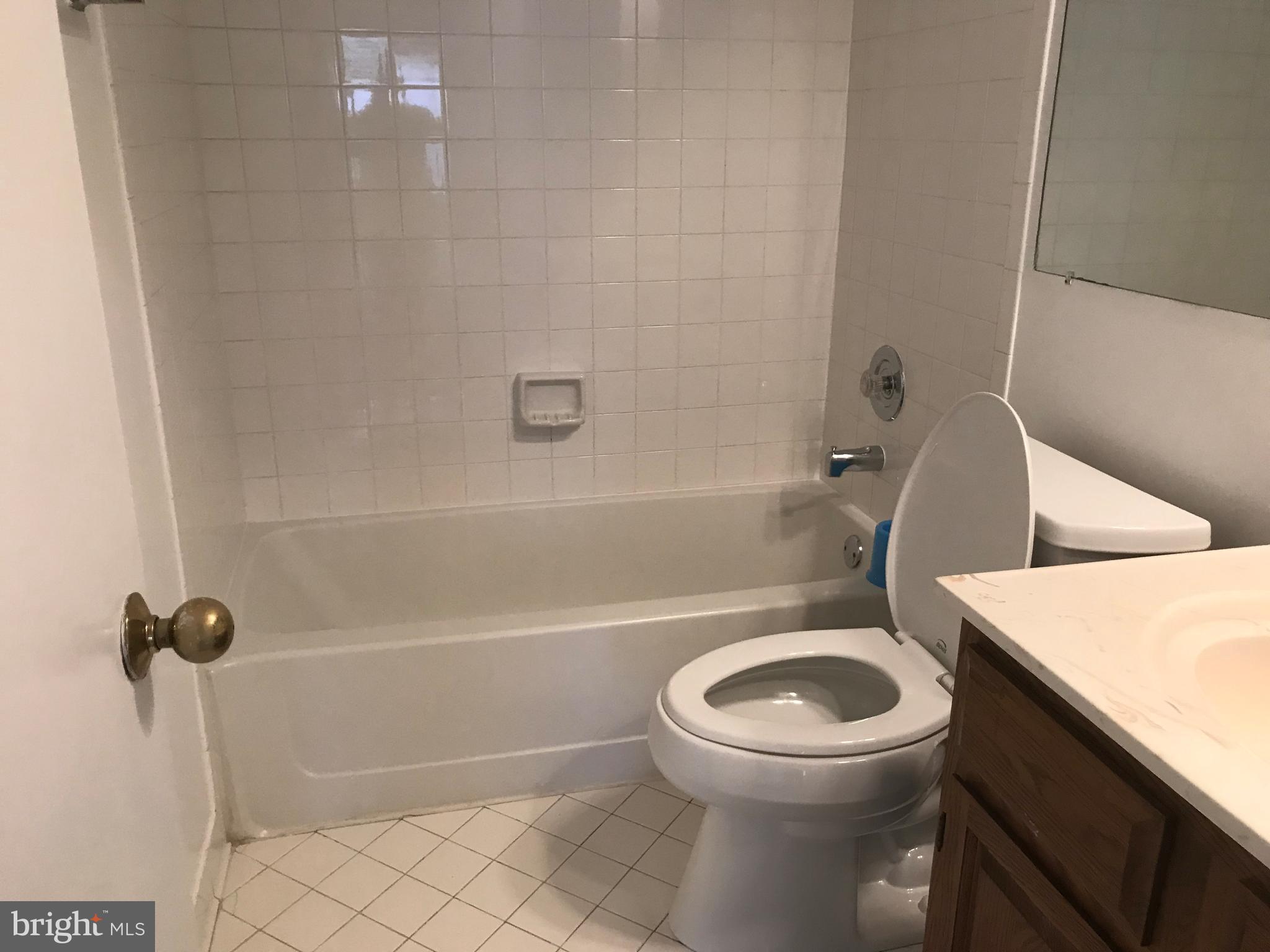 LAFAYETTE FOREST - Residential Lease