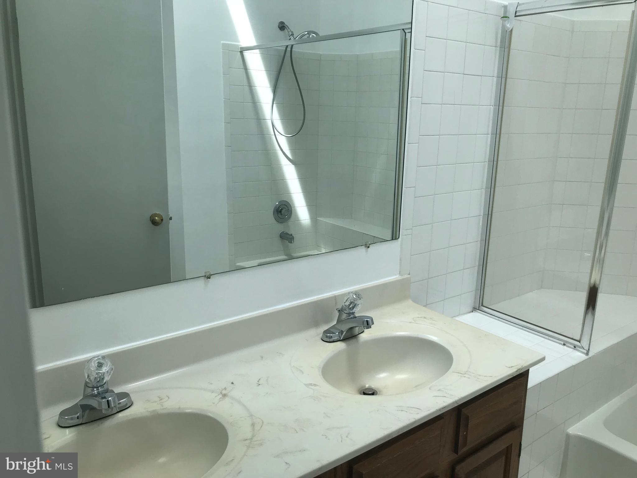 LAFAYETTE FOREST - Residential Lease