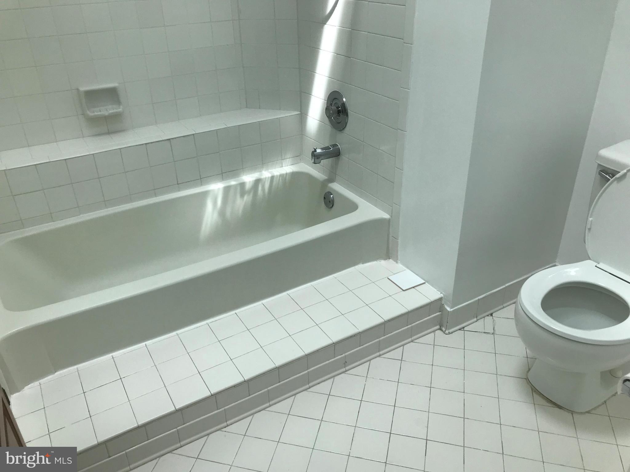 LAFAYETTE FOREST - Residential Lease