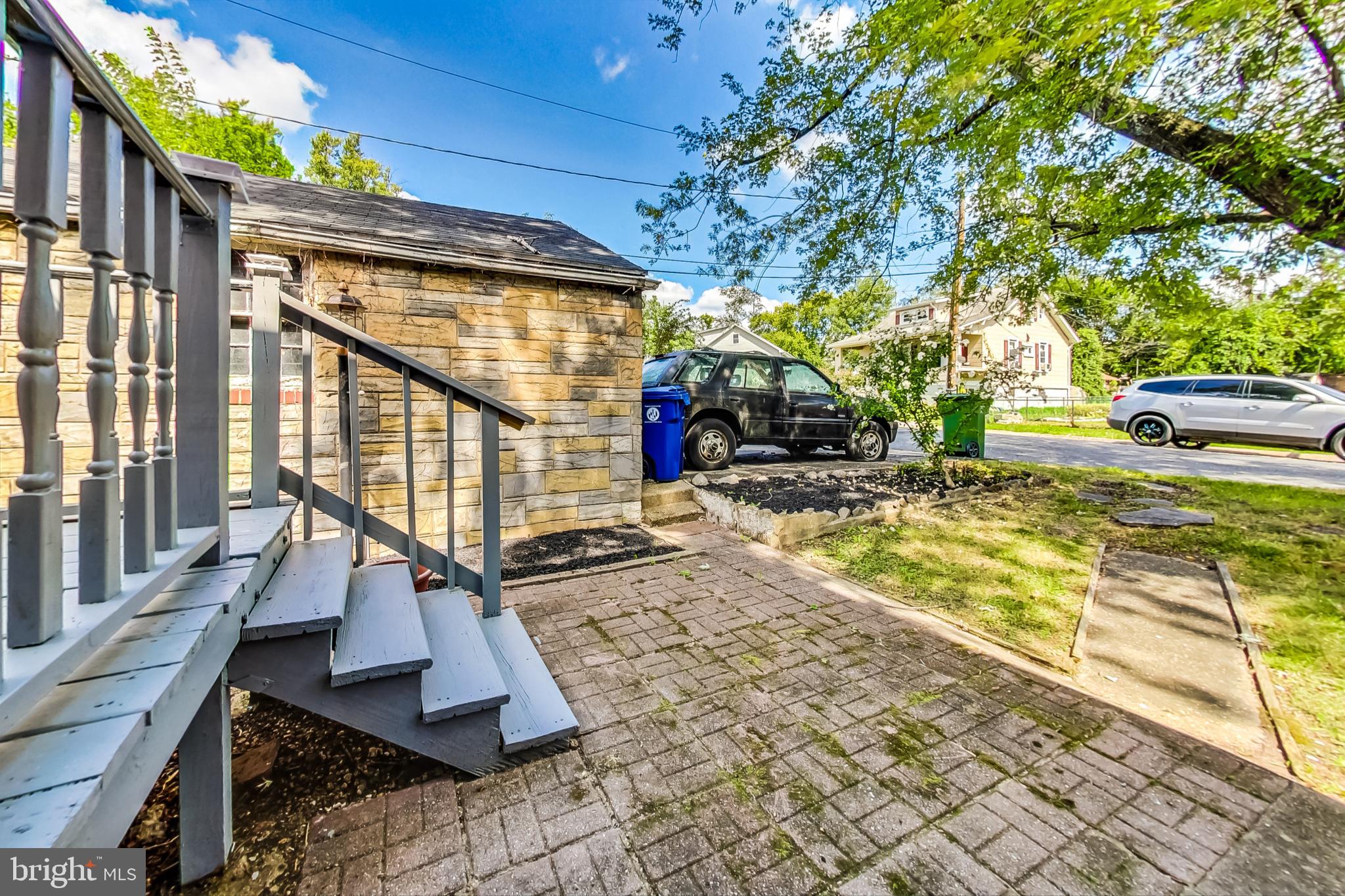 HAMILTON HILLS - Residential Lease