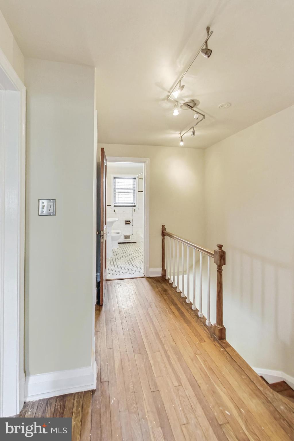 HAMILTON HILLS - Residential Lease