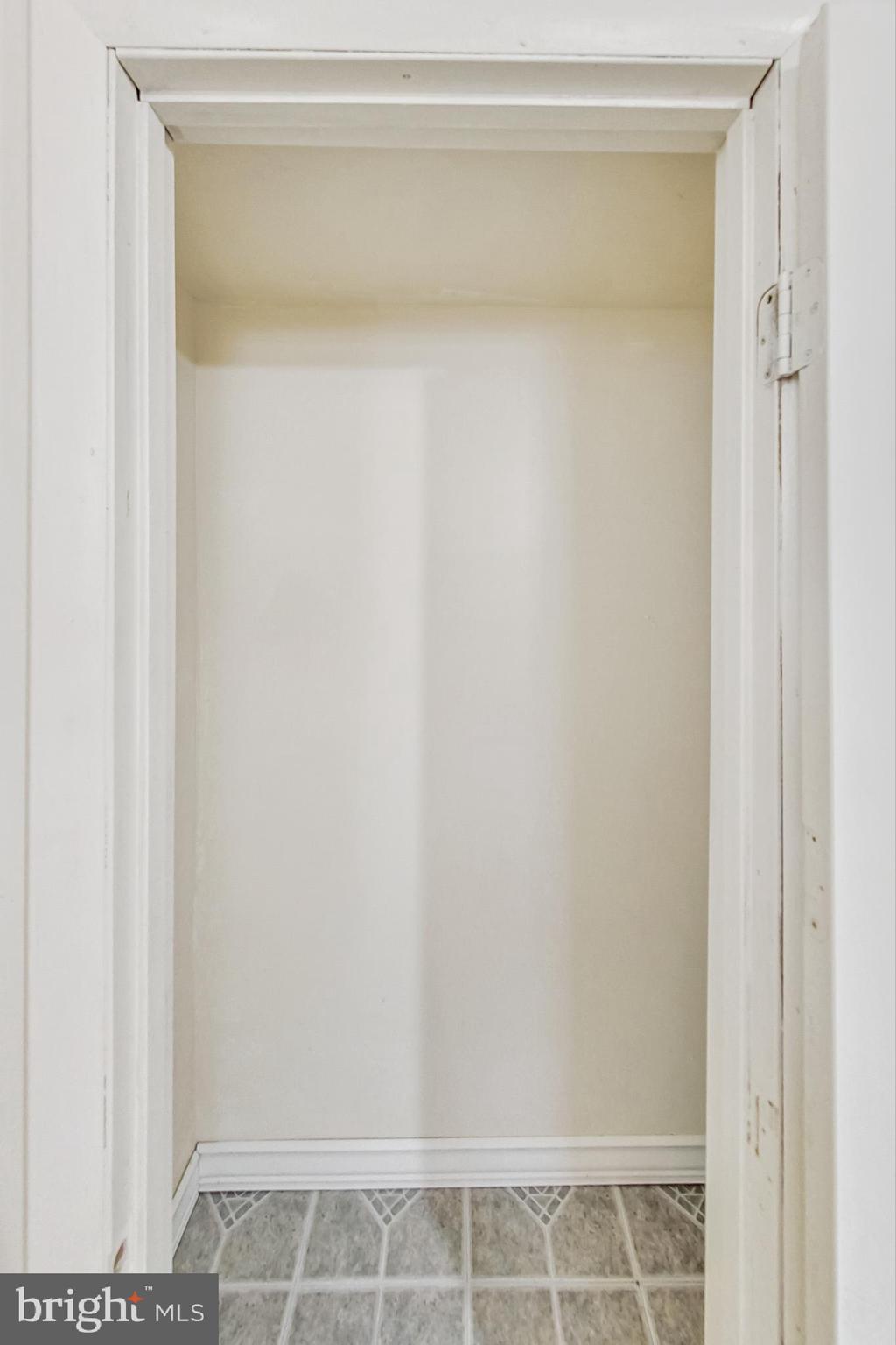 HAMILTON HILLS - Residential Lease