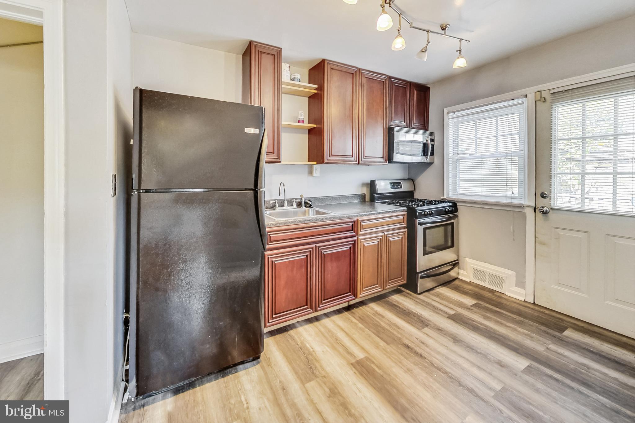 HAMILTON HILLS - Residential Lease