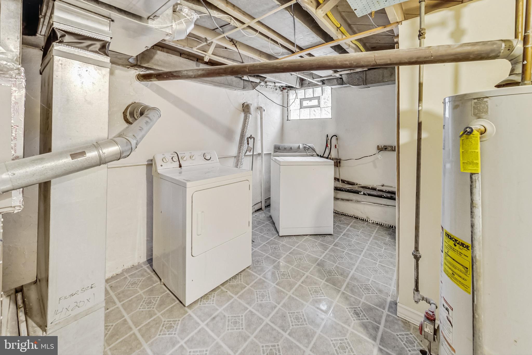 HAMILTON HILLS - Residential Lease