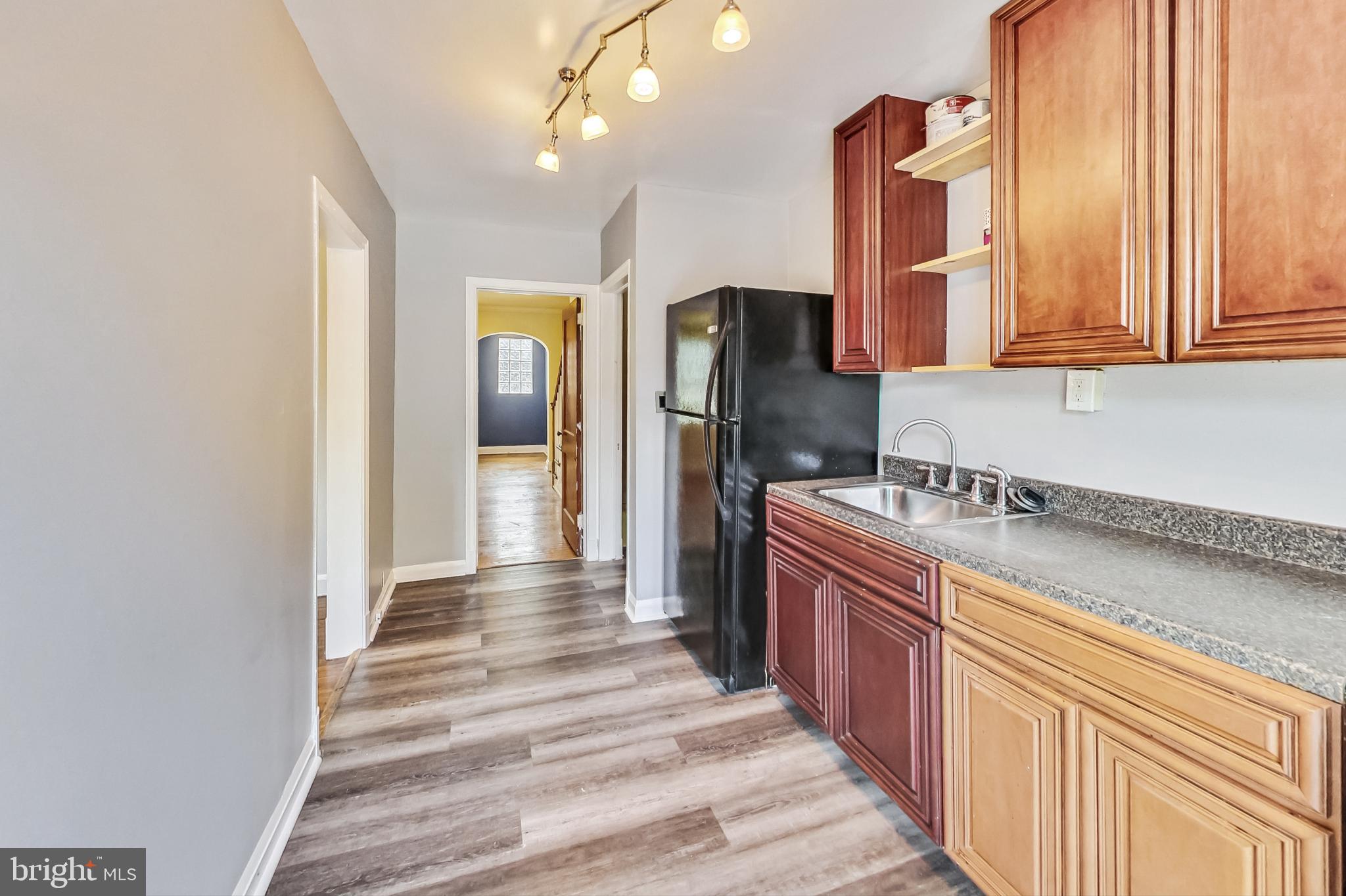 HAMILTON HILLS - Residential Lease