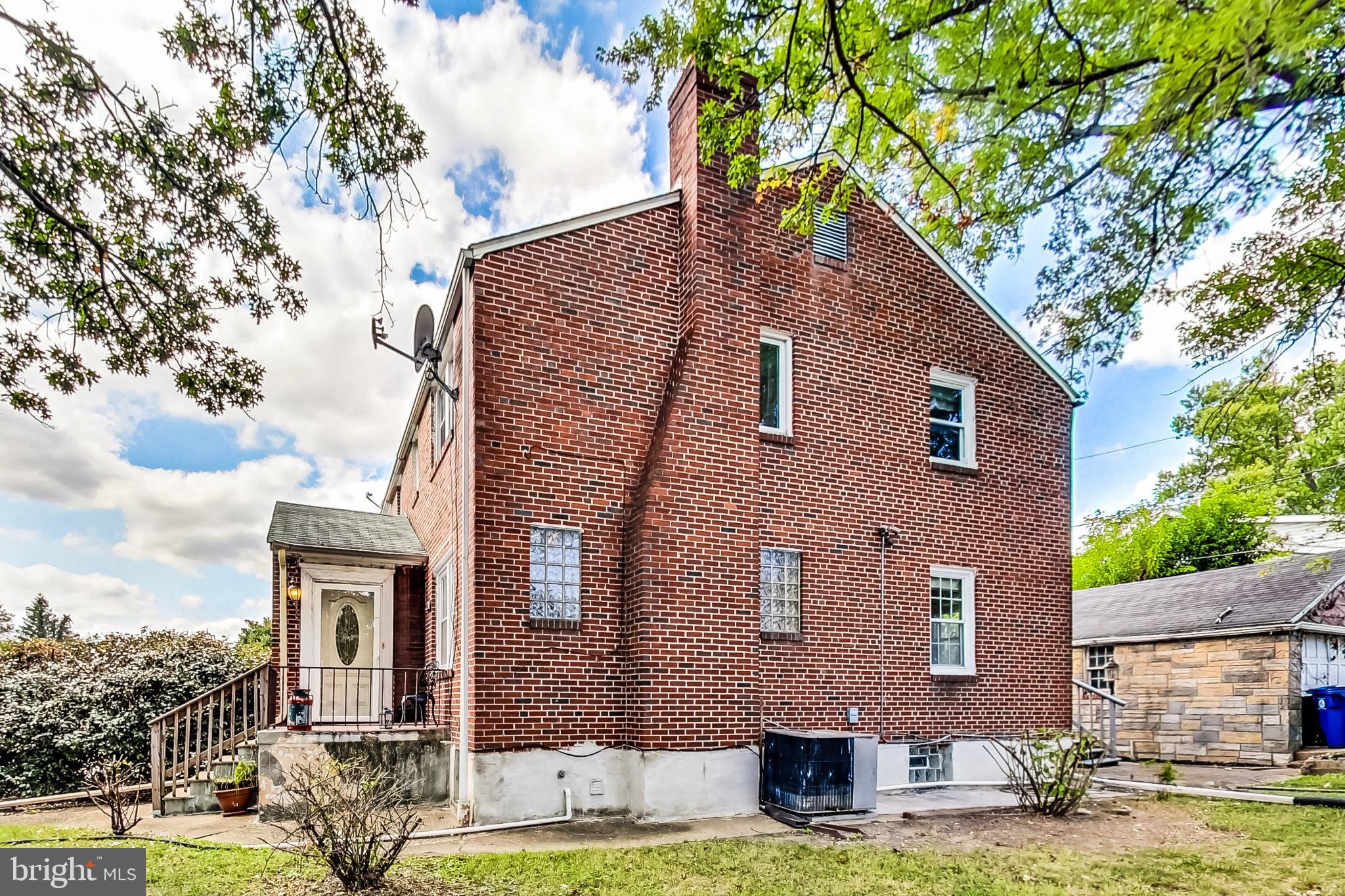 HAMILTON HILLS - Residential Lease