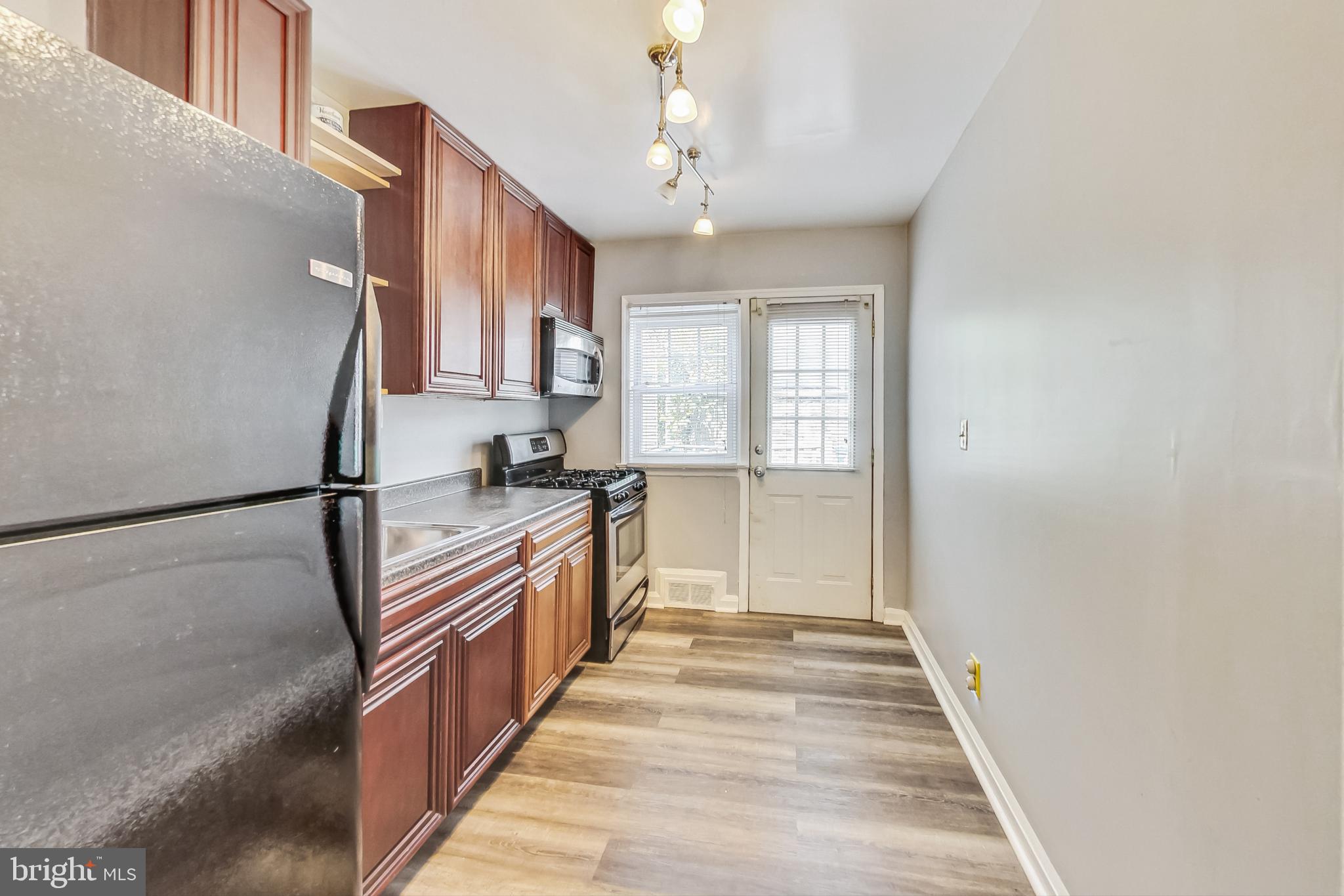 HAMILTON HILLS - Residential Lease