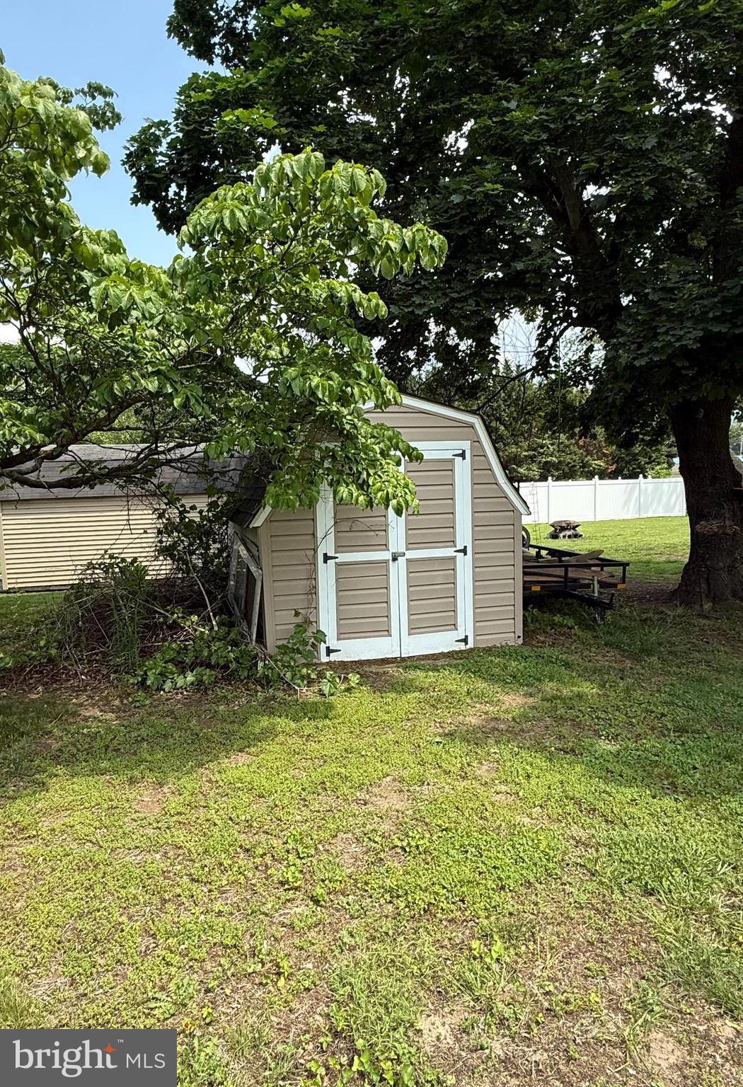 1006 BAY ROAD