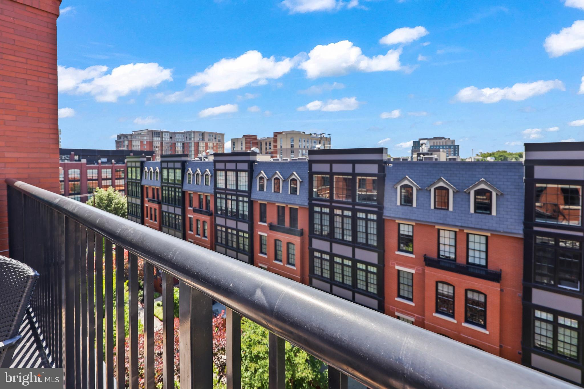 GASLIGHT SQUARE - Residential