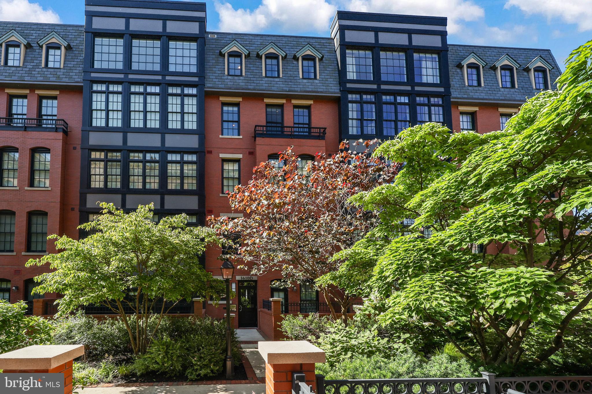 GASLIGHT SQUARE - Residential