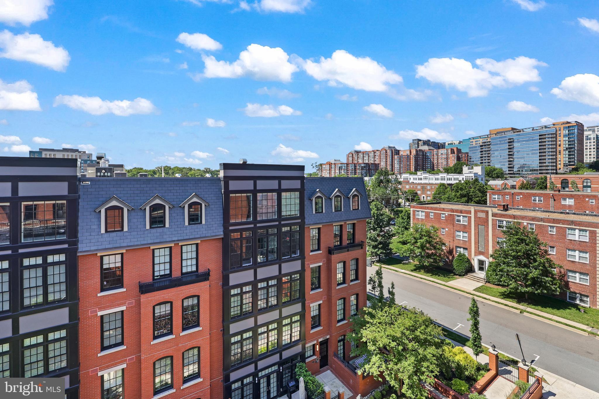 GASLIGHT SQUARE - Residential