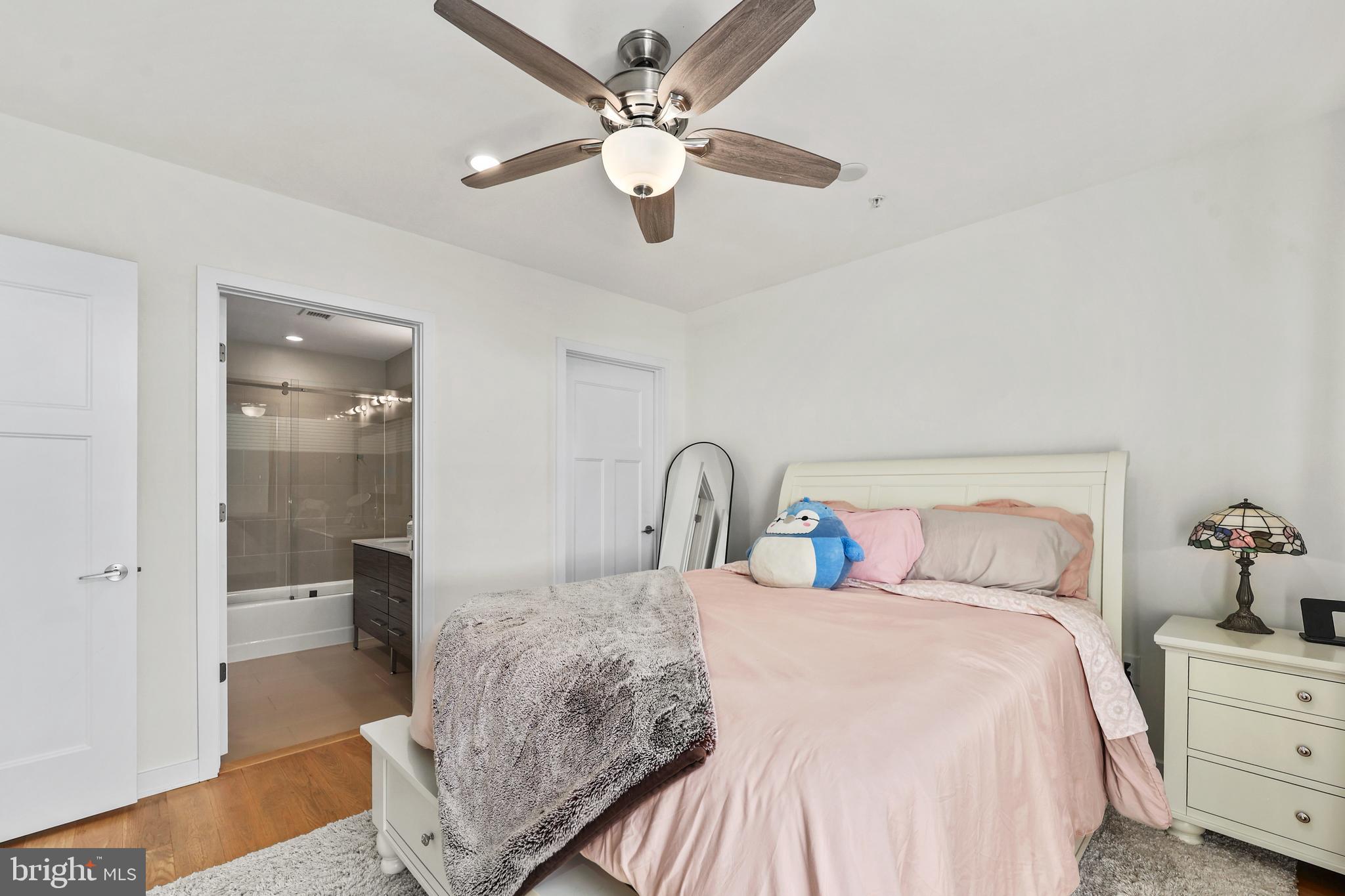 GASLIGHT SQUARE - Residential