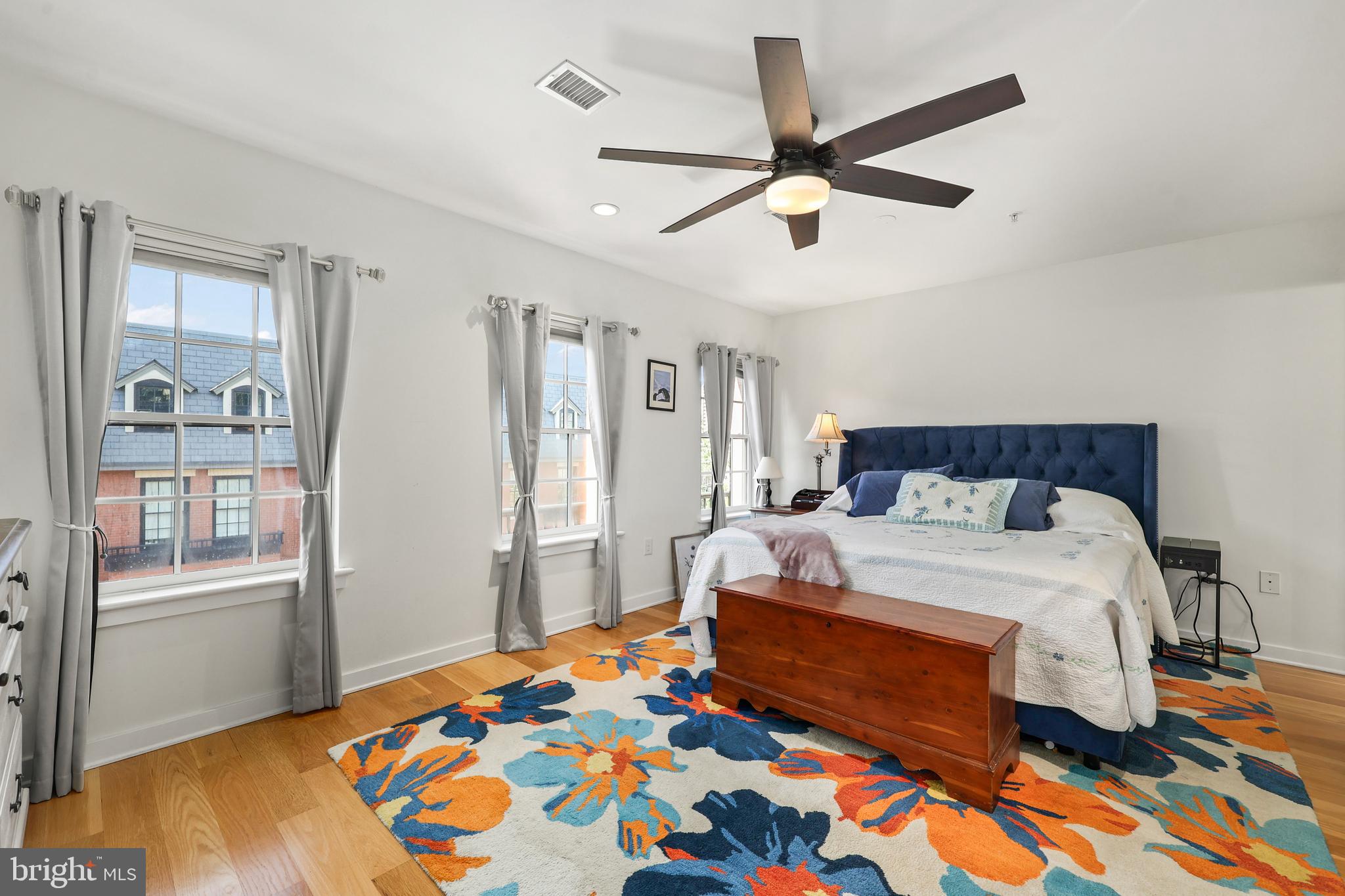 GASLIGHT SQUARE - Residential