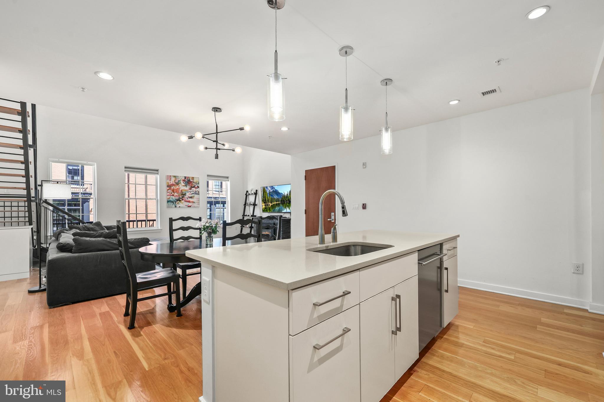 GASLIGHT SQUARE - Residential