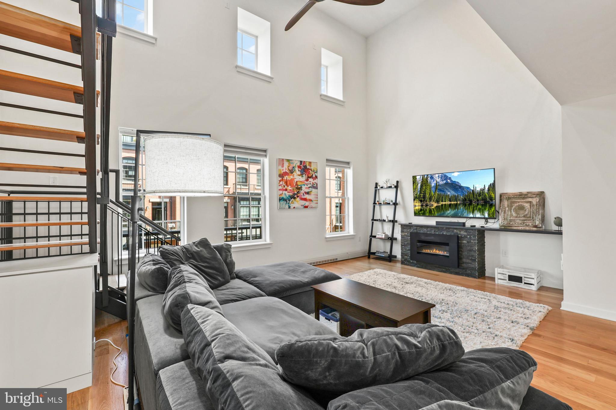 GASLIGHT SQUARE - Residential