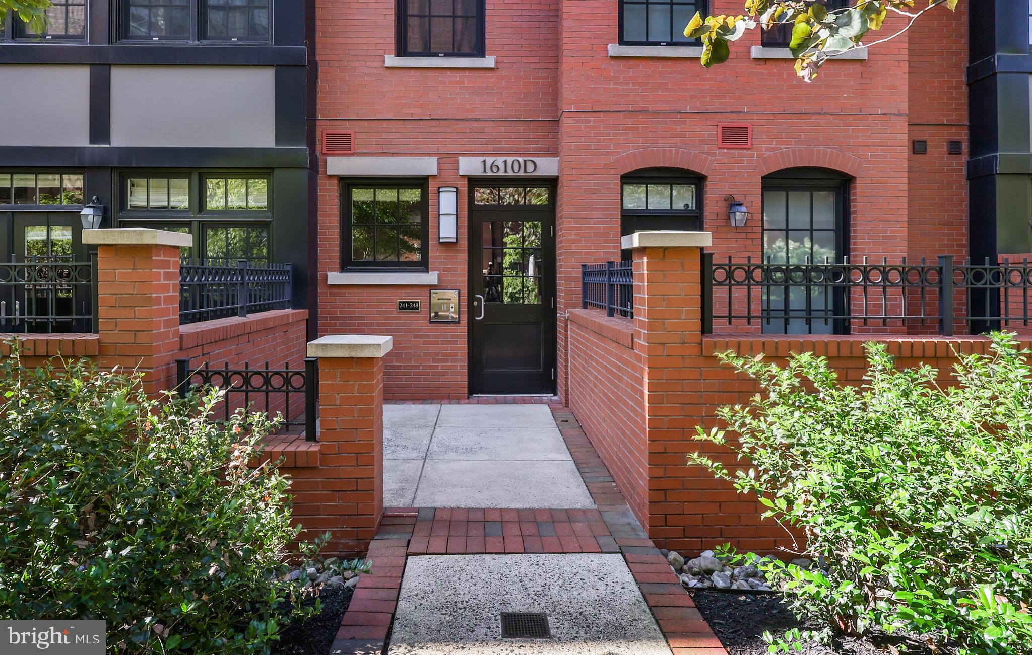 GASLIGHT SQUARE - Residential