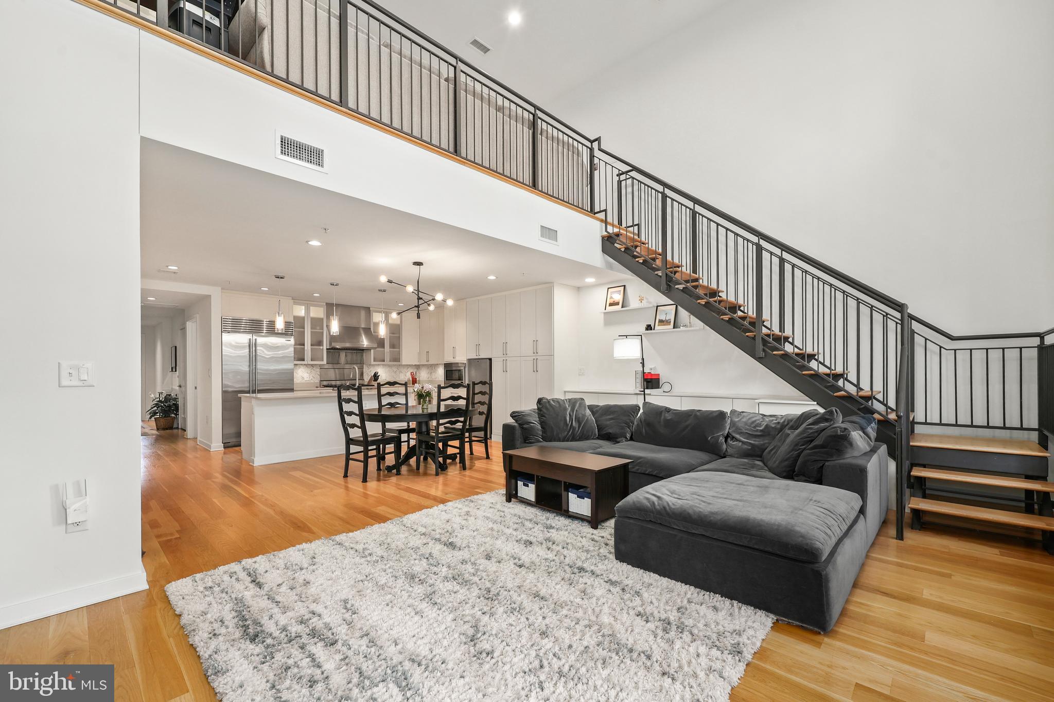 GASLIGHT SQUARE - Residential
