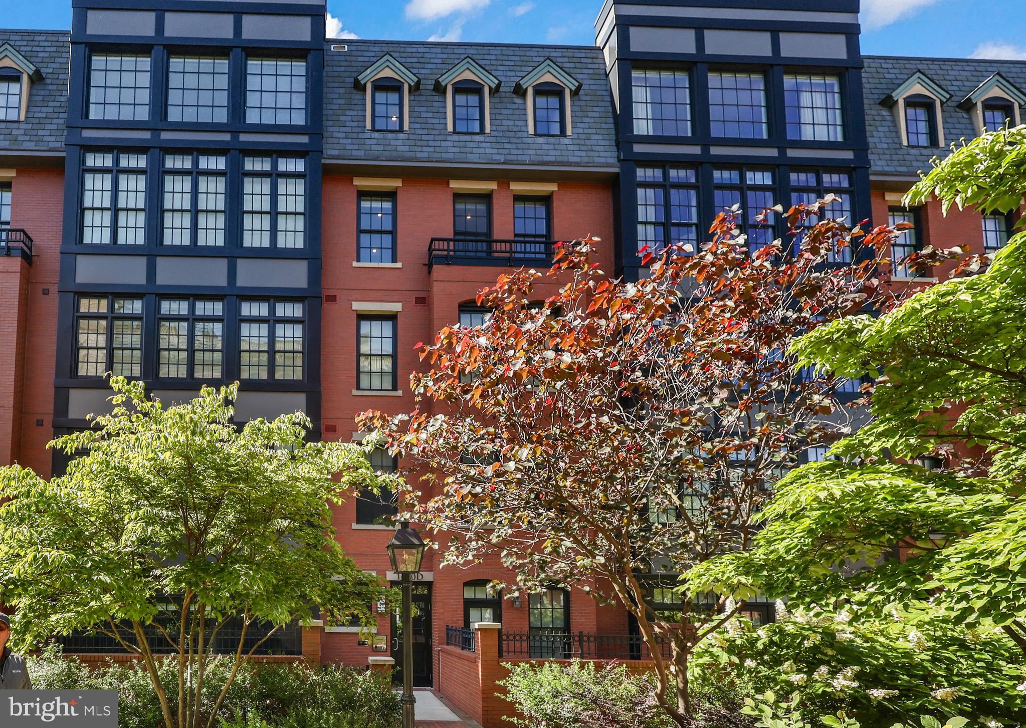 GASLIGHT SQUARE - Residential