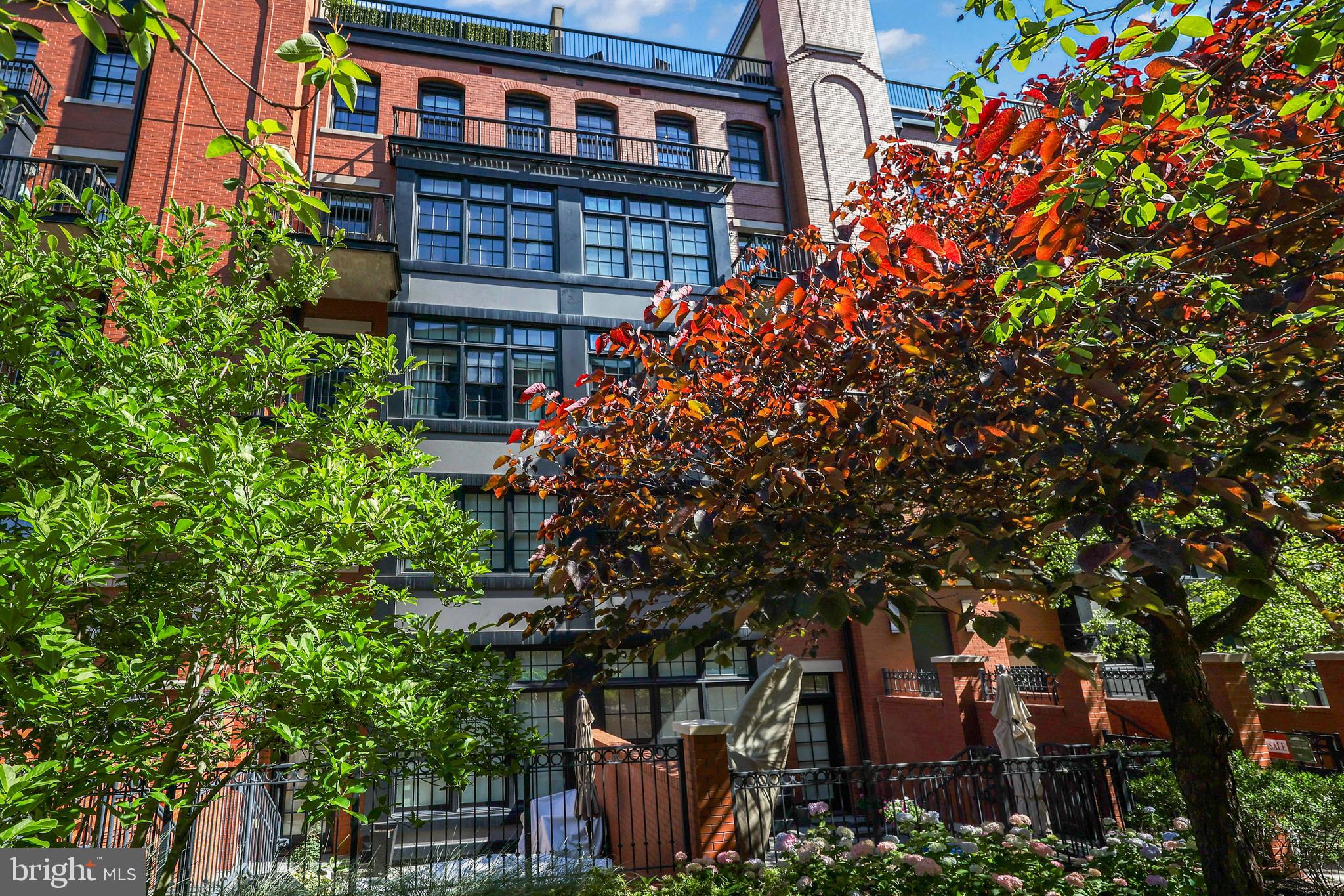 GASLIGHT SQUARE - Residential