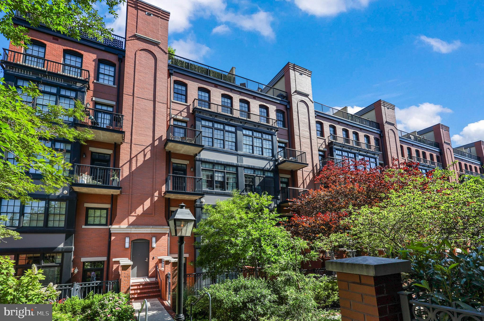 GASLIGHT SQUARE - Residential