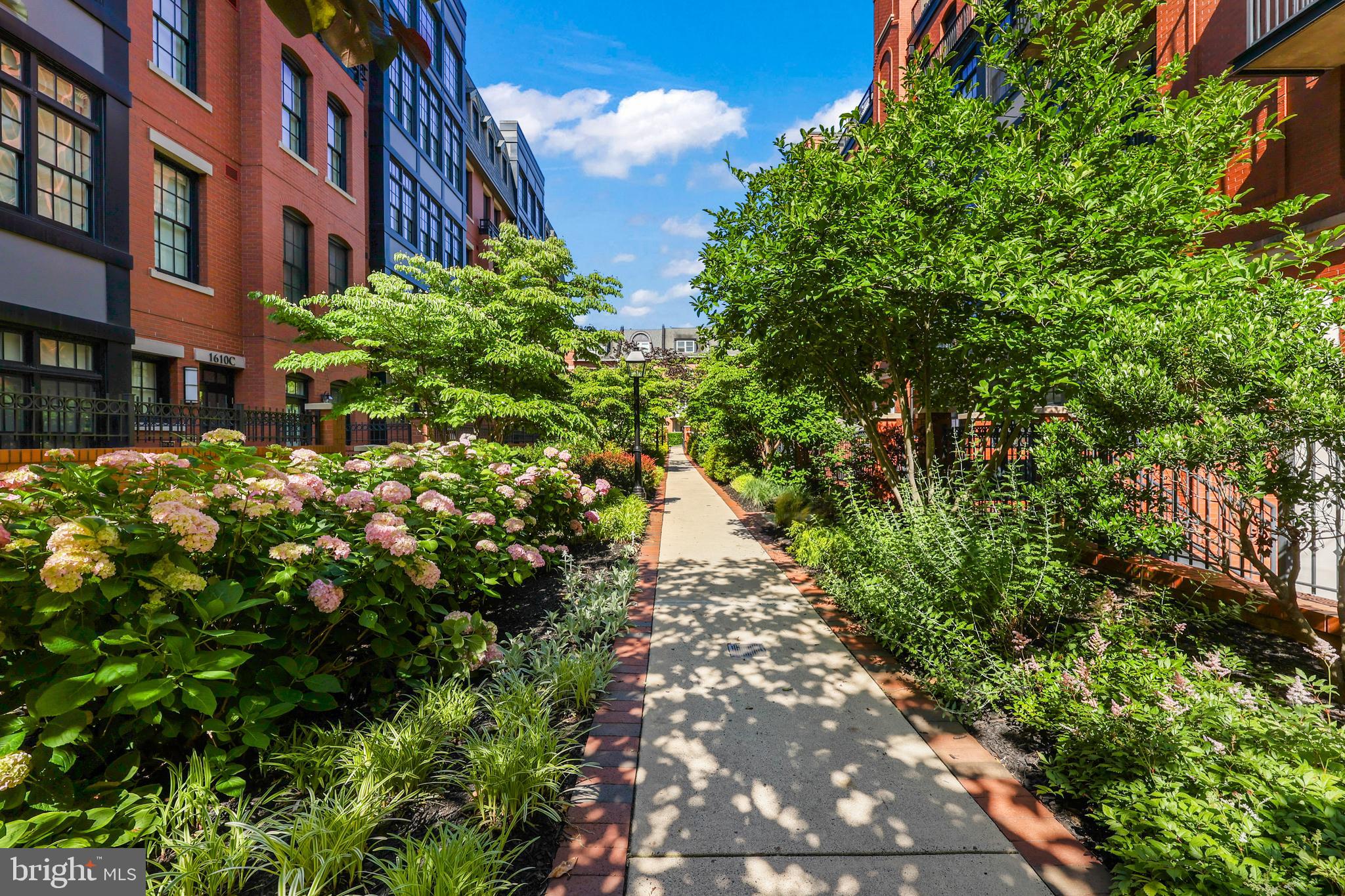 GASLIGHT SQUARE - Residential